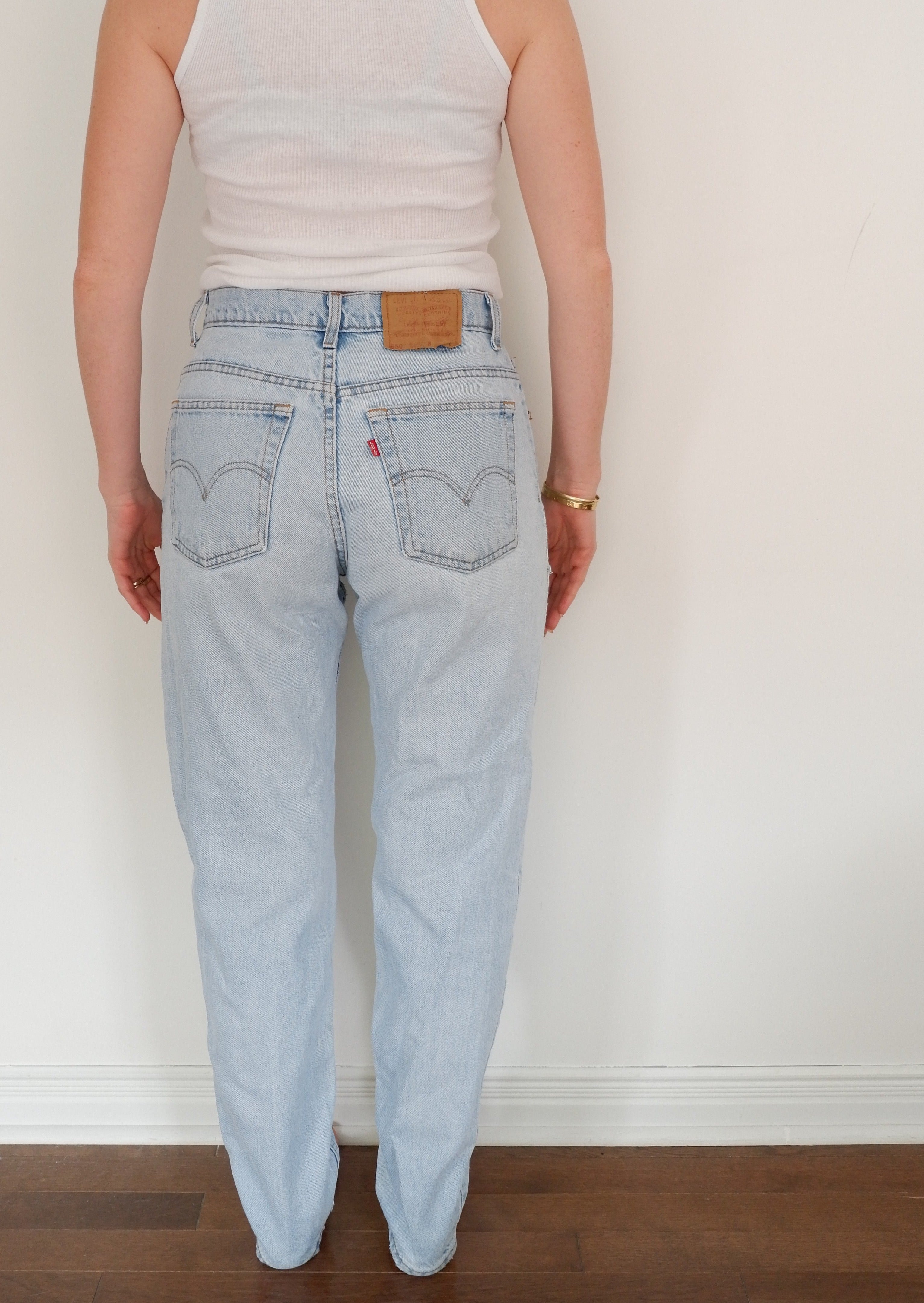 Levis Vintage 550 Light Wash Jeans - 31