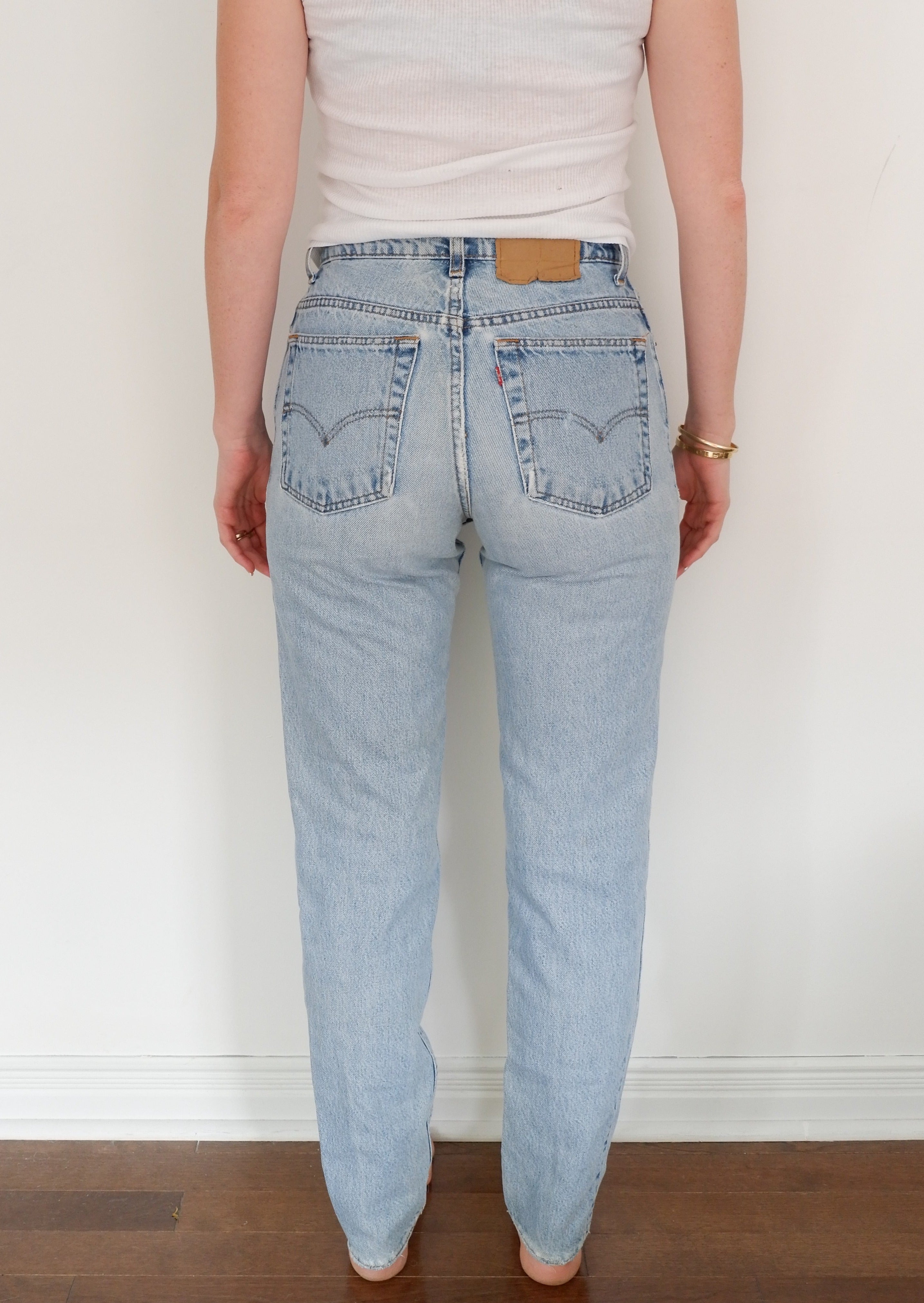 Levis Vintage 550 Light Wash Jeans - 28