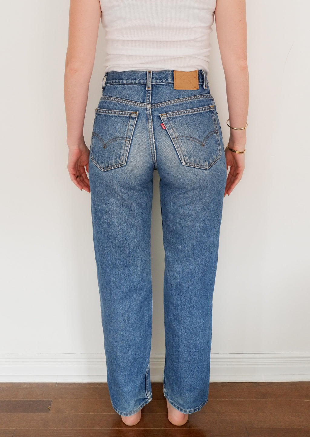 Levis Vintage 550 Medium Dark Wash Jeans - 29