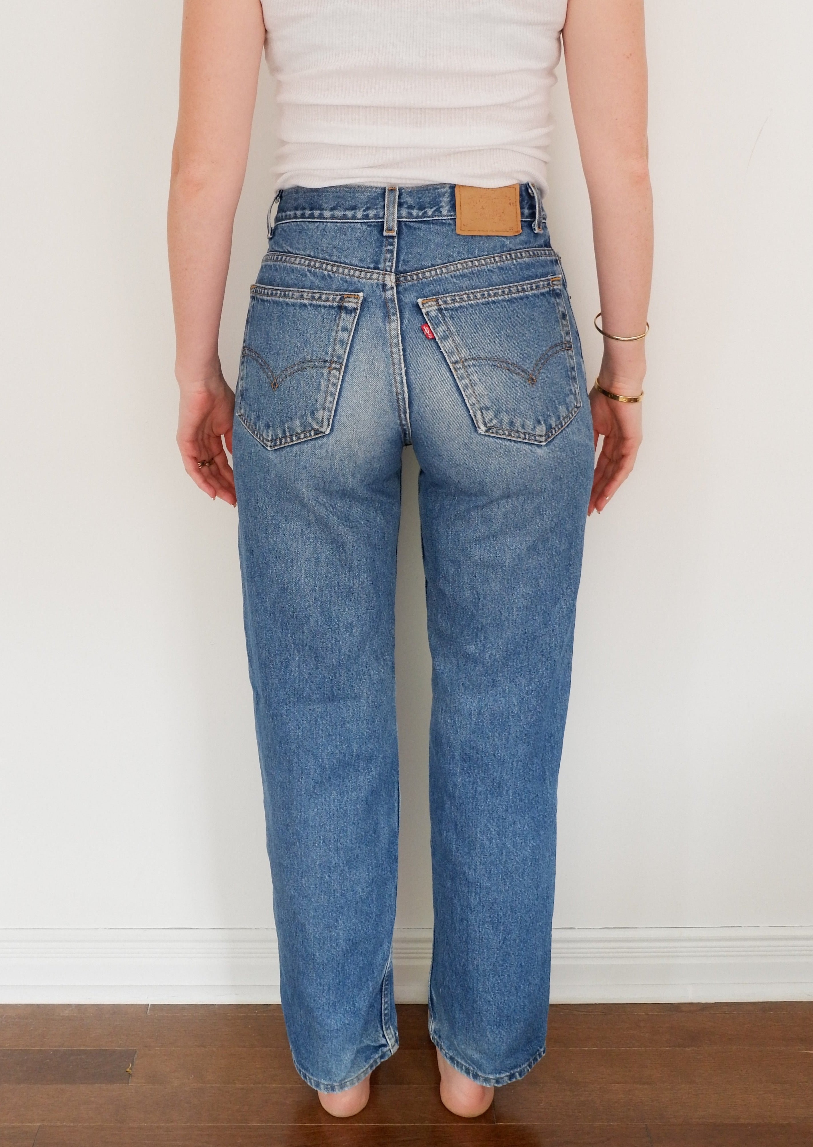 Levis Vintage 550 Medium Dark Wash Jeans - 29