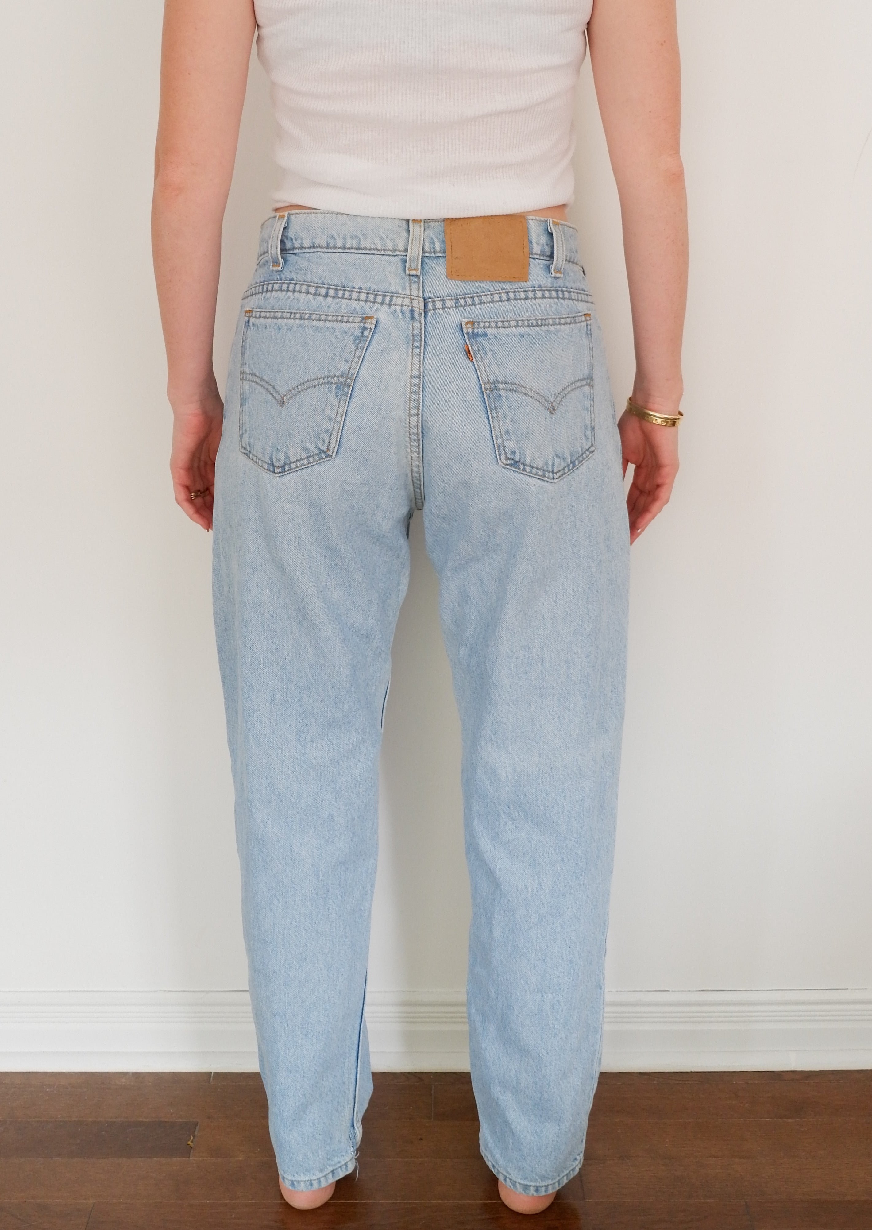 Levis Vintage 550 Light Wash Jeans - 32