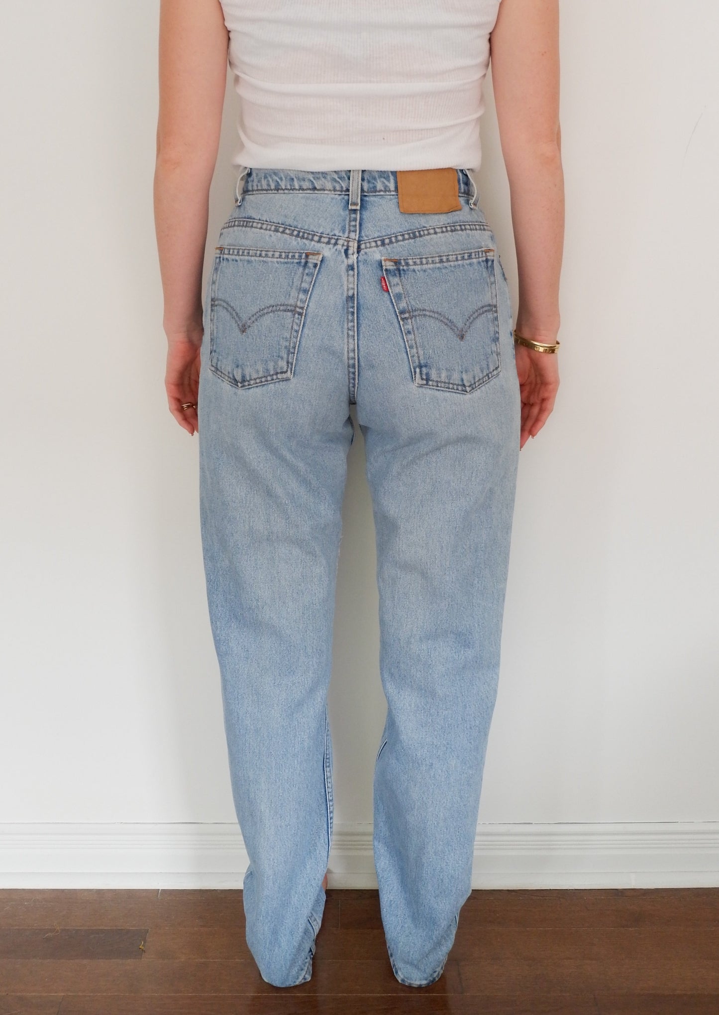 Levis Vintage 550 Light Wash Jeans - 28