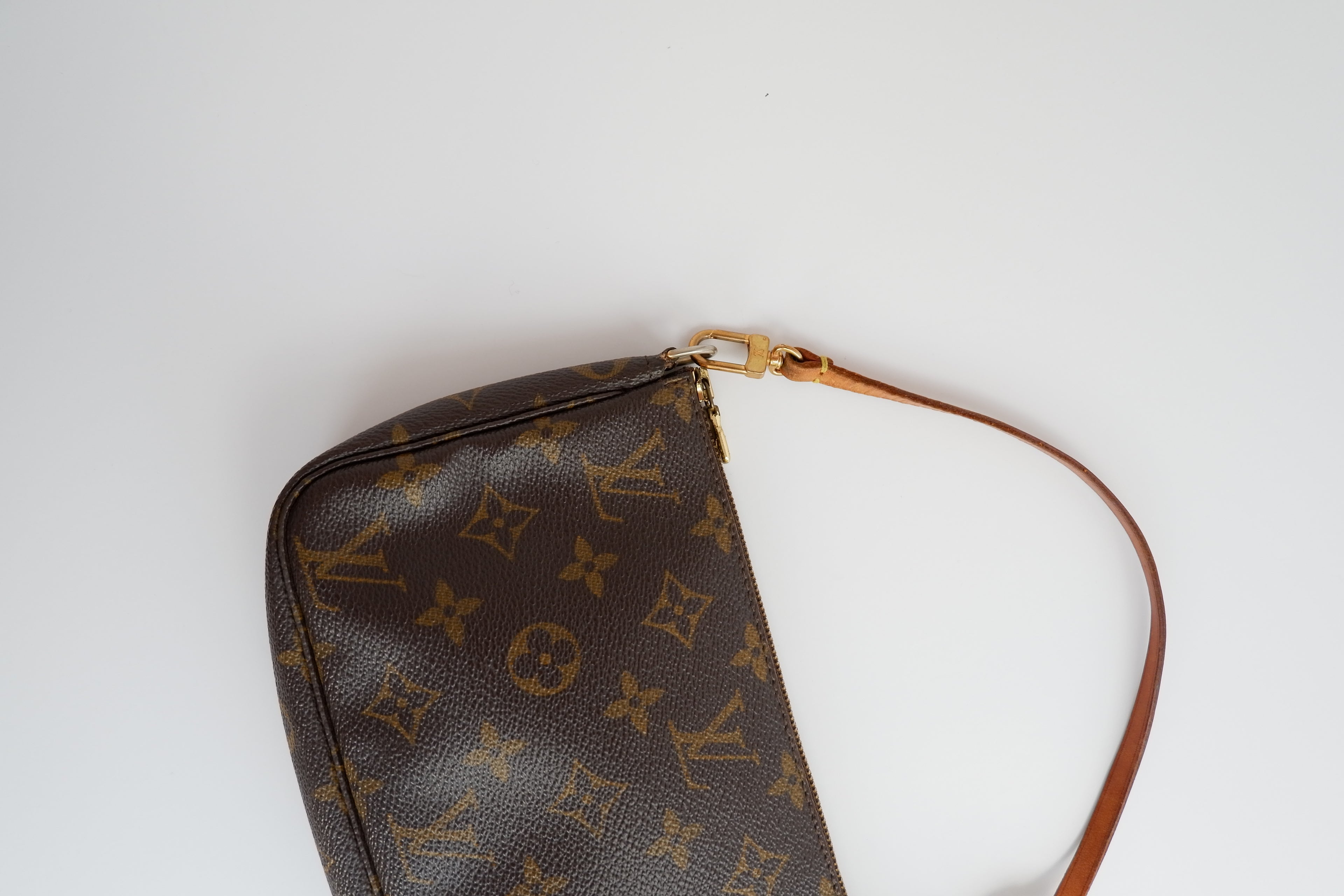 Authentique Louis Vuitton d'occasion Pochette Accessoires Monogram
