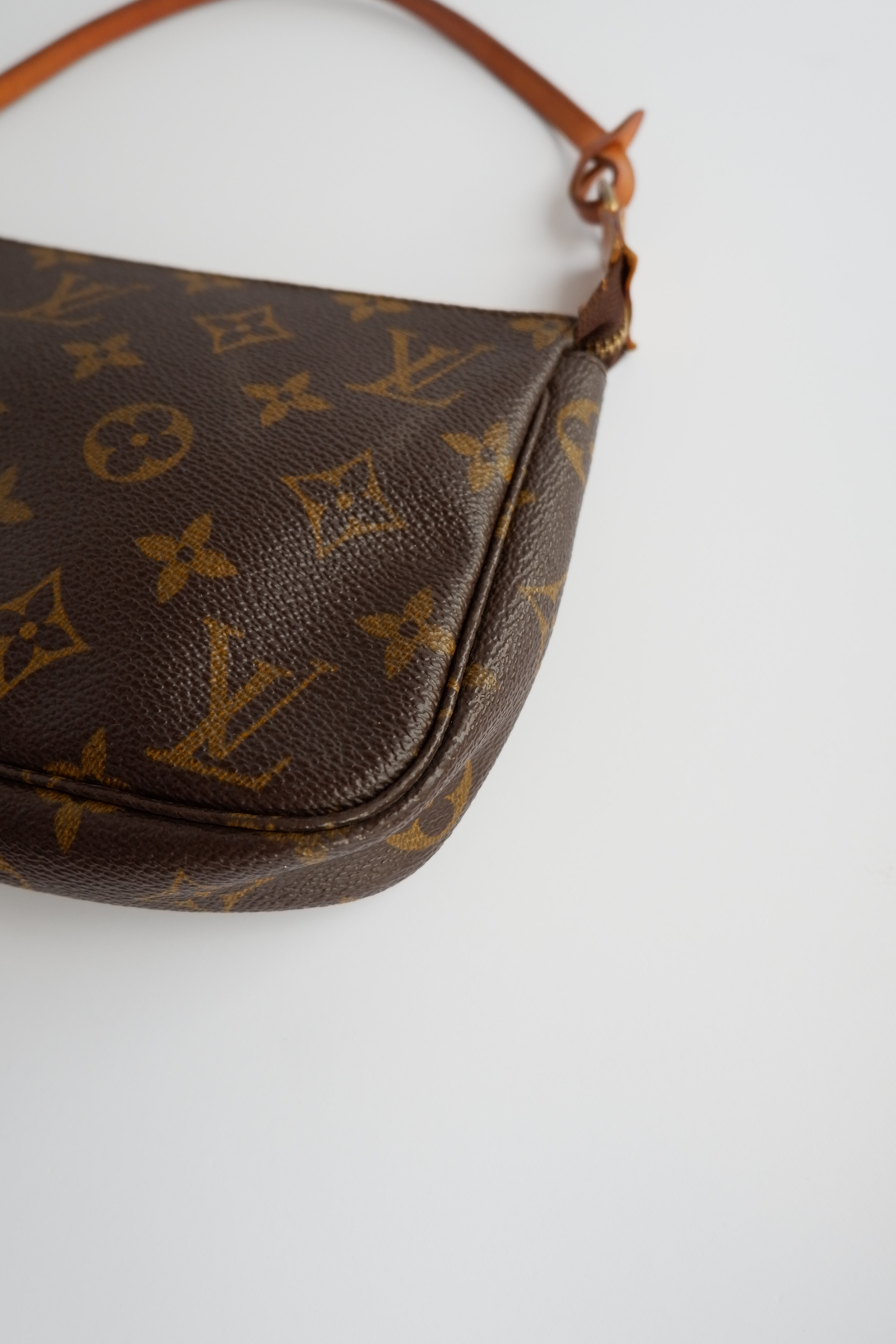 Authentique Louis Vuitton d'occasion Pochette Accessoires Monogram