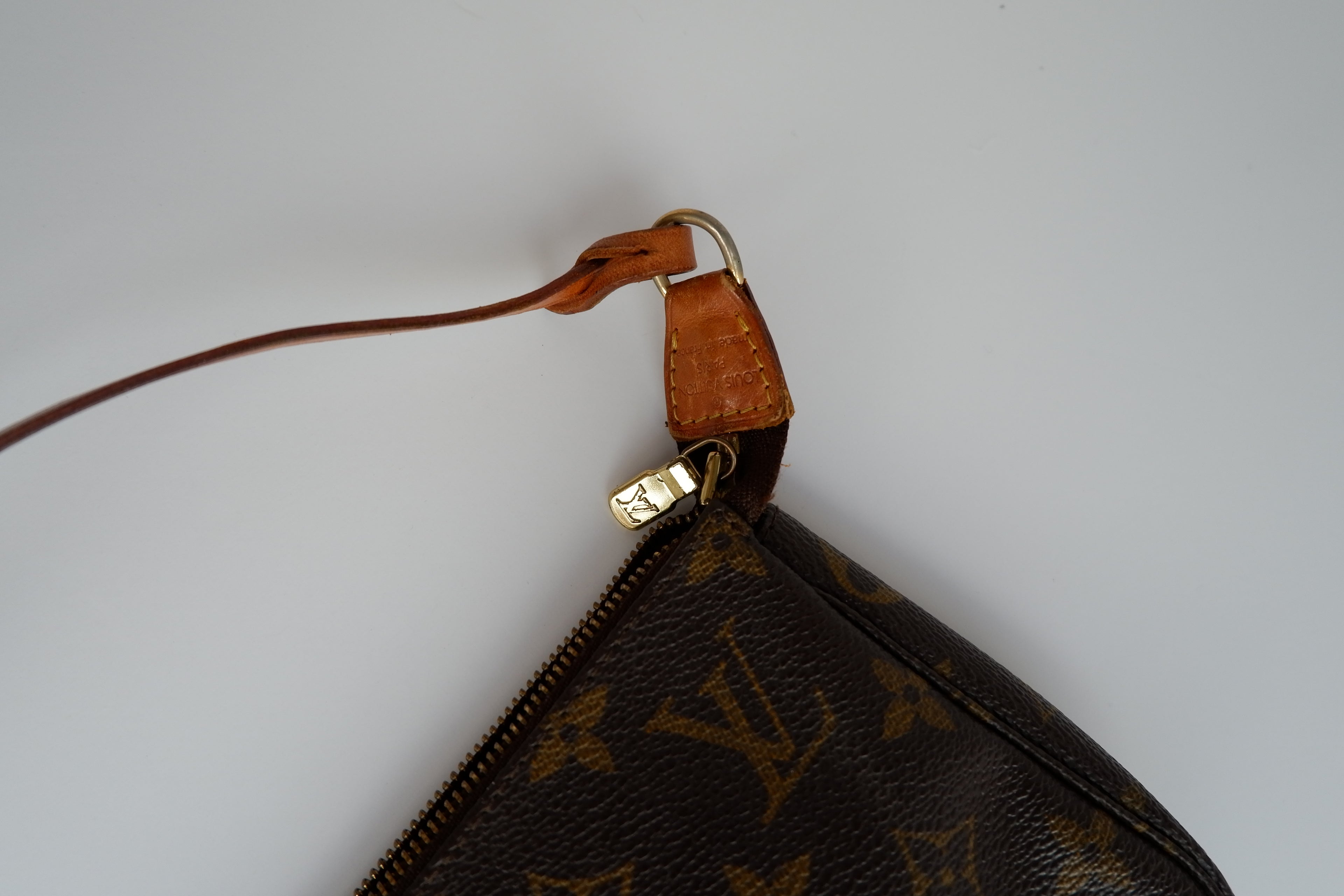Authentique Louis Vuitton d'occasion Pochette Accessoires Monogram