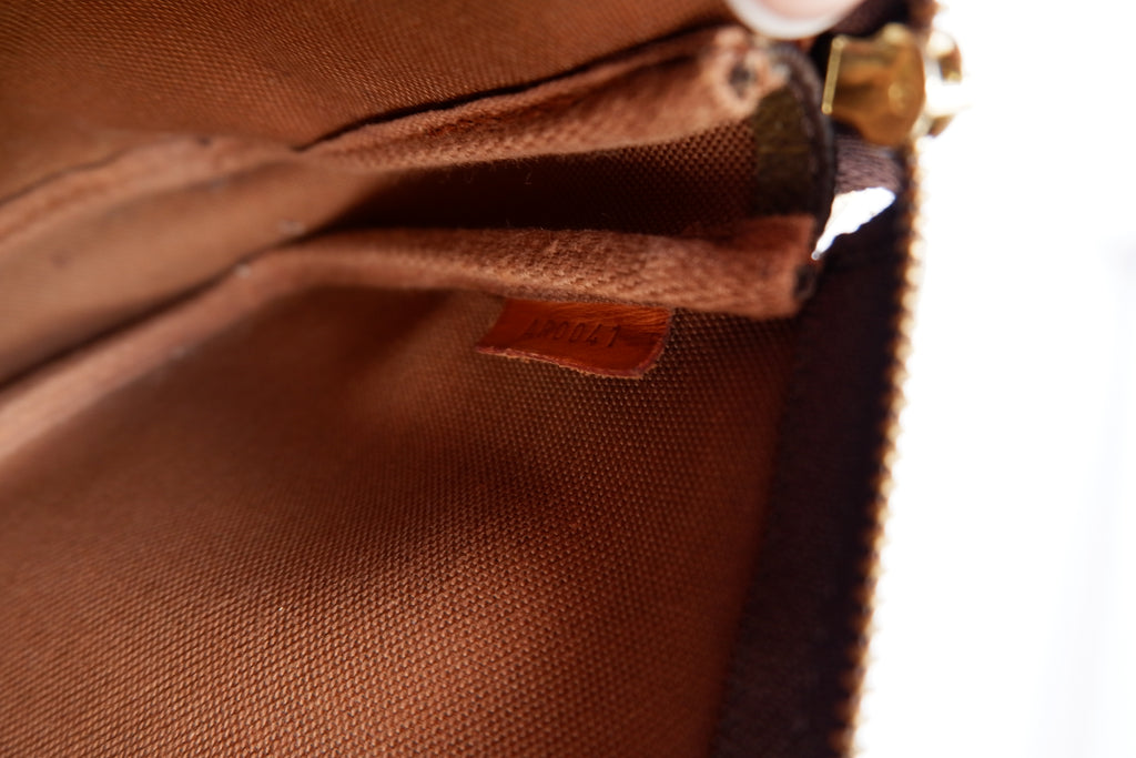 Authentique Louis Vuitton d'occasion Pochette Accessoires Monogram