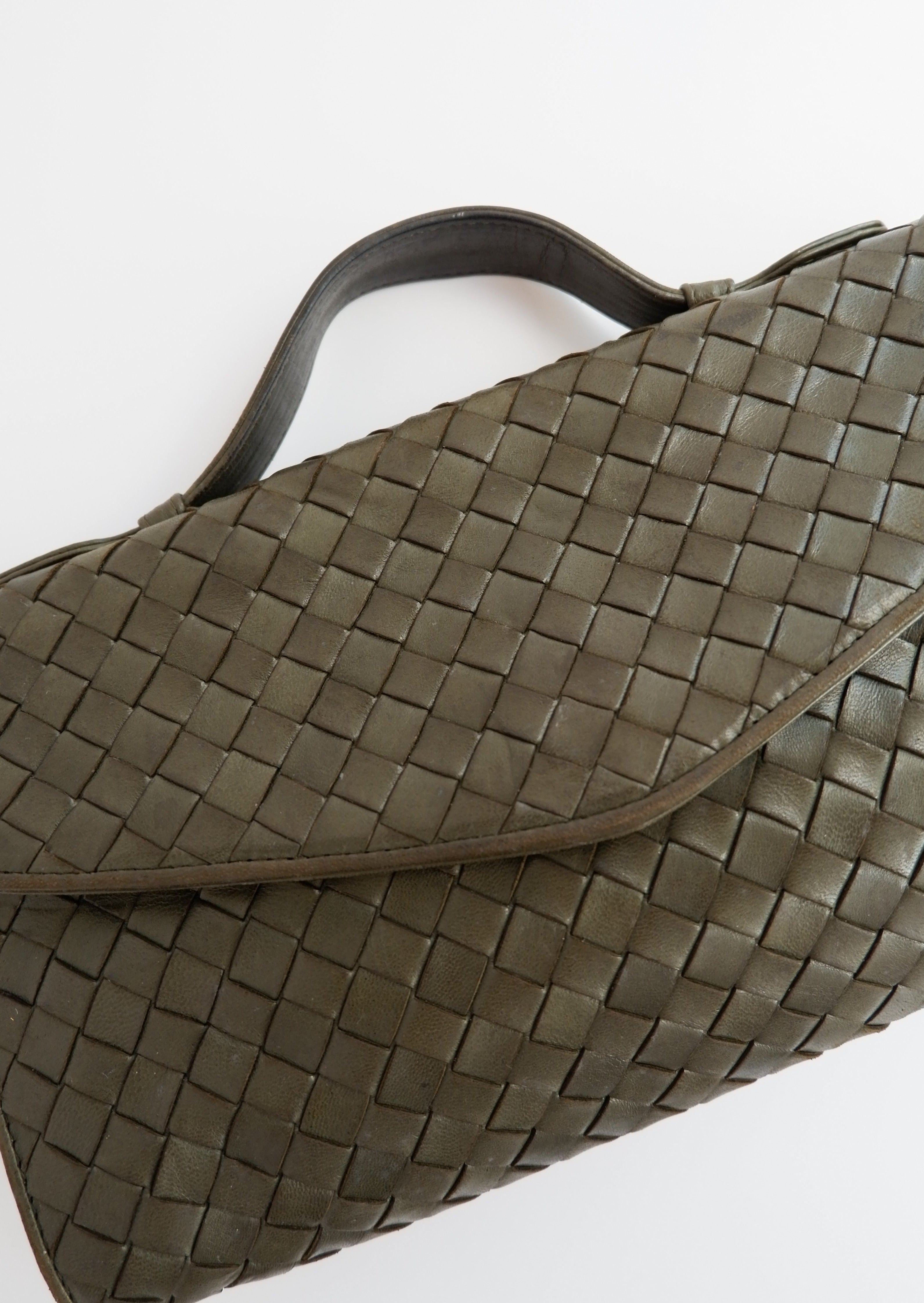 Authentique Pochette Vintage Bottega Veneta Tissée Vert/Kaki (Similaire à la Pochette Andiamo Actuelle)