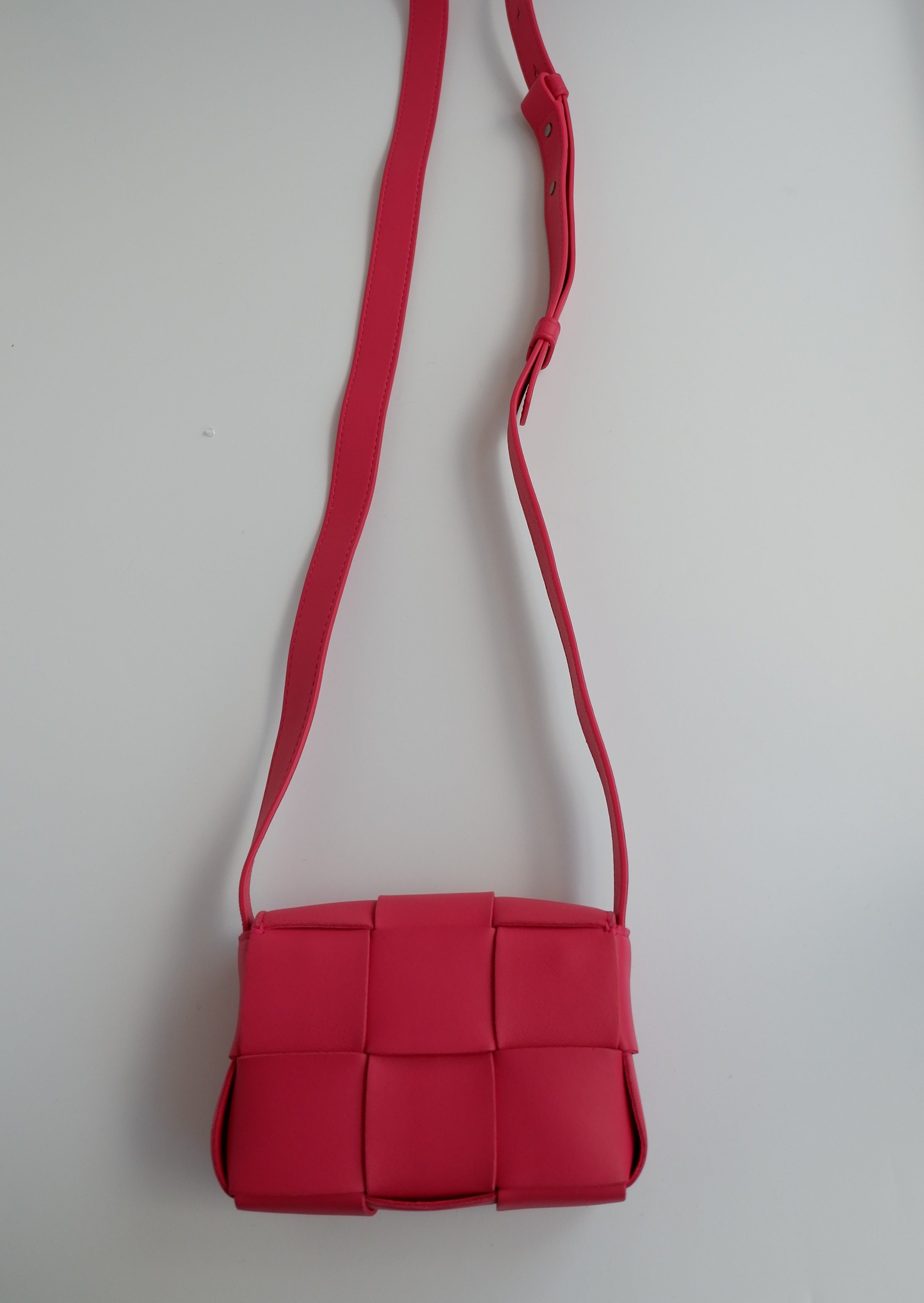 Authentique Sac Bottega Veneta Mini Cassette Rose d'occasion