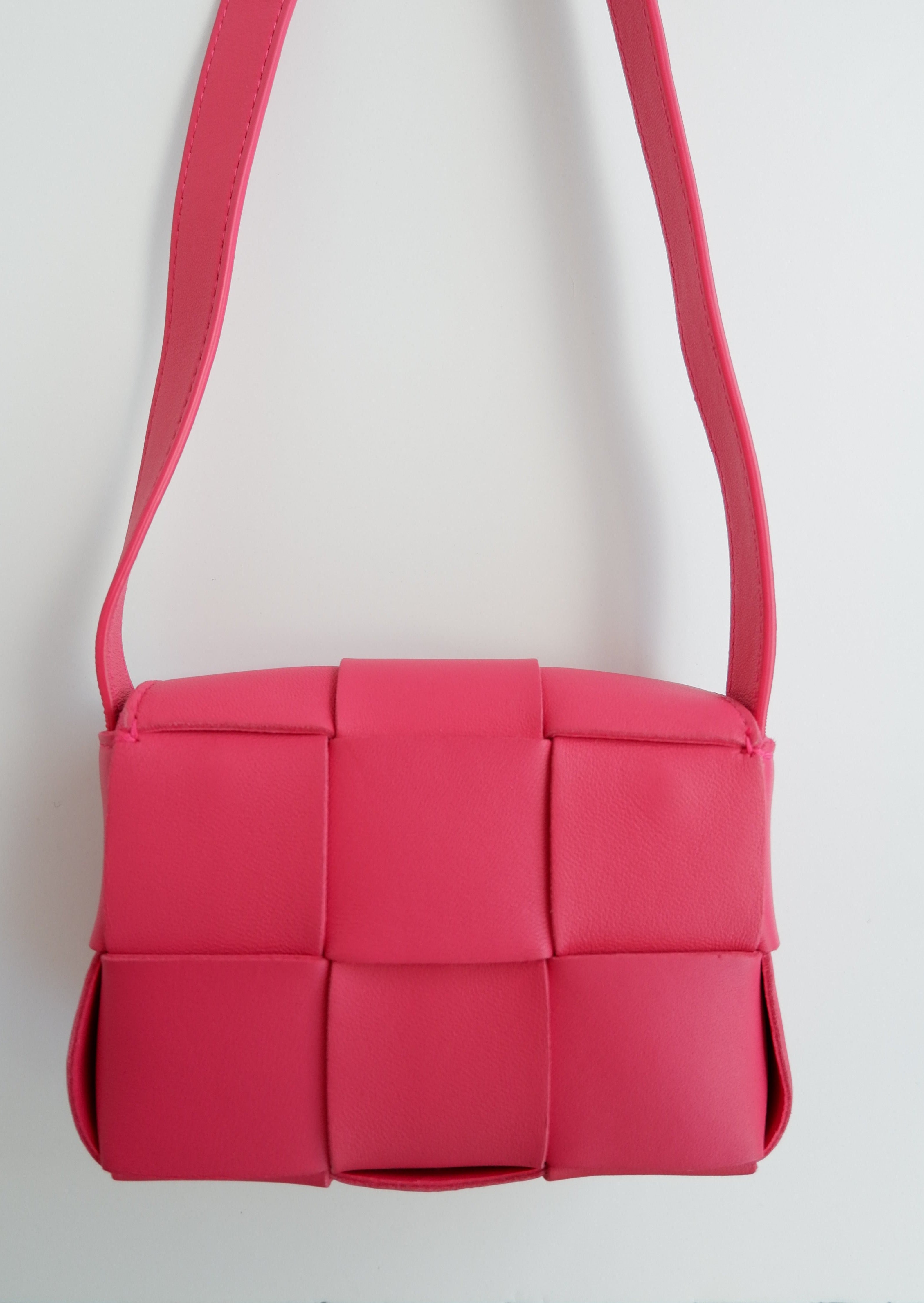 Authentique Sac Bottega Veneta Mini Cassette Rose d'occasion