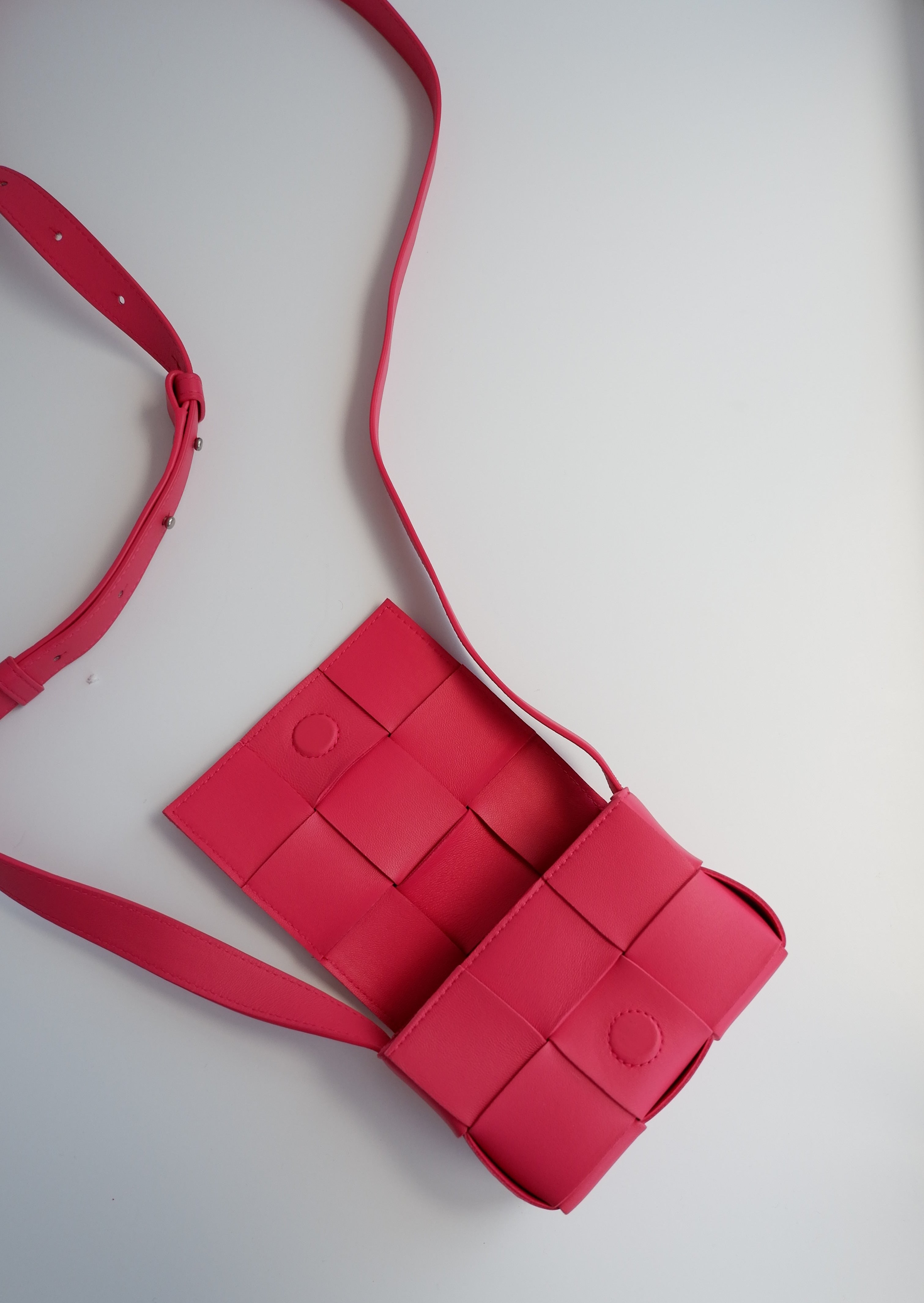 Authentique Sac Bottega Veneta Mini Cassette Rose d'occasion