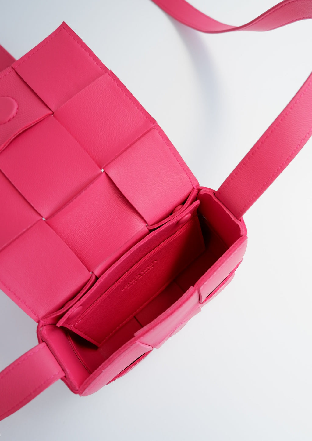 Authentique Sac Bottega Veneta Mini Cassette Rose d'occasion