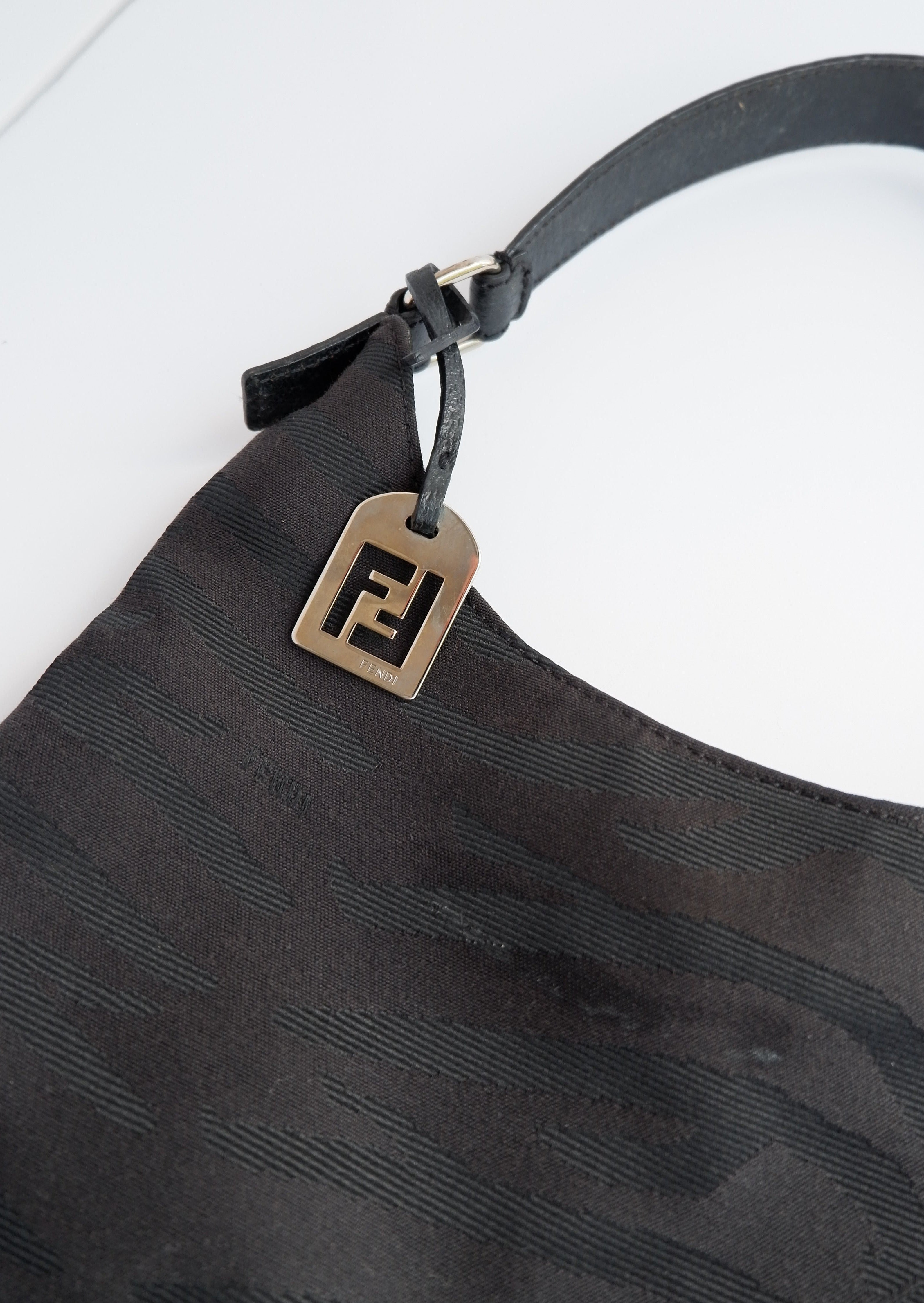 Sac Hobo Fendi authentique d'occasion en toile noire à imprimé animal