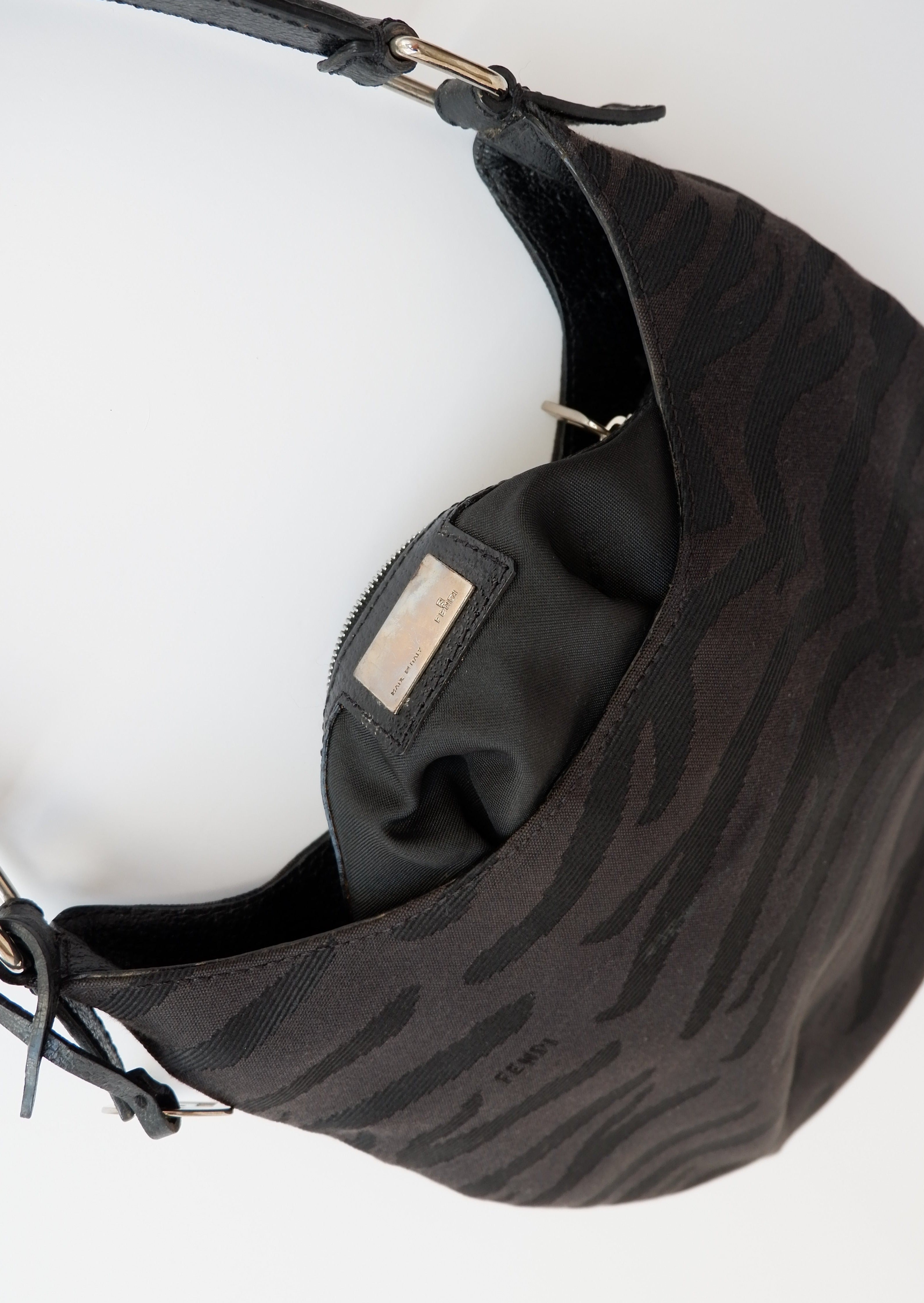 Sac Hobo Fendi authentique d'occasion en toile noire à imprimé animal