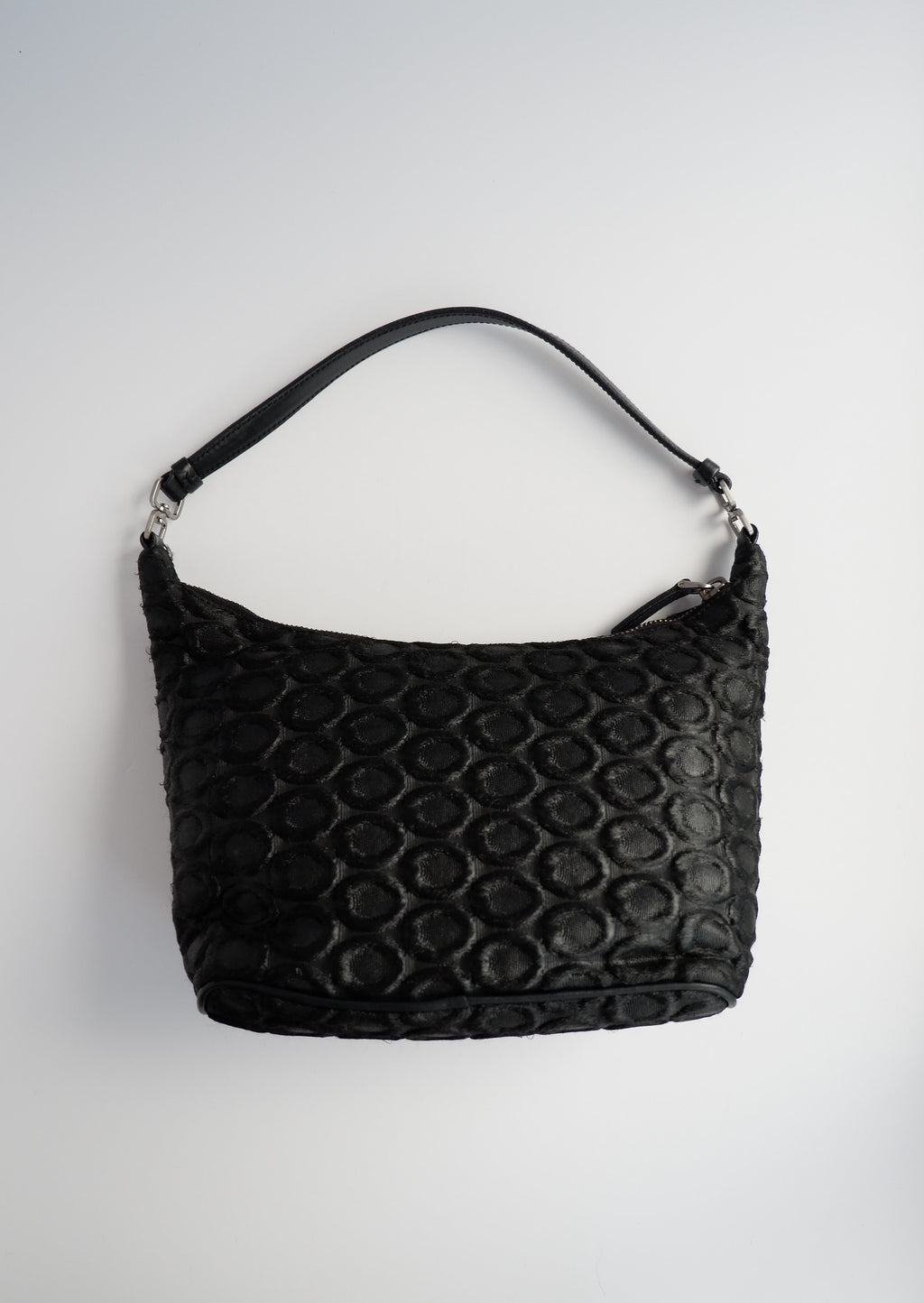Sac porté épaule Prada authentique d'occasion en tissu noir avec détail cercle