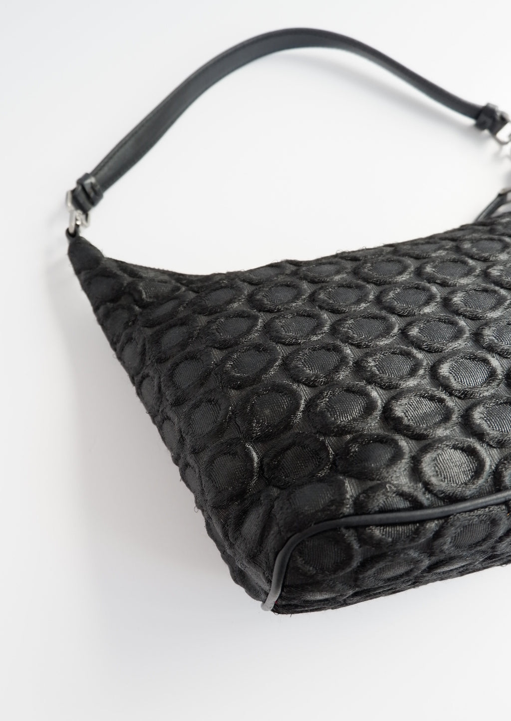 Sac porté épaule Prada authentique d'occasion en tissu noir avec détail cercle