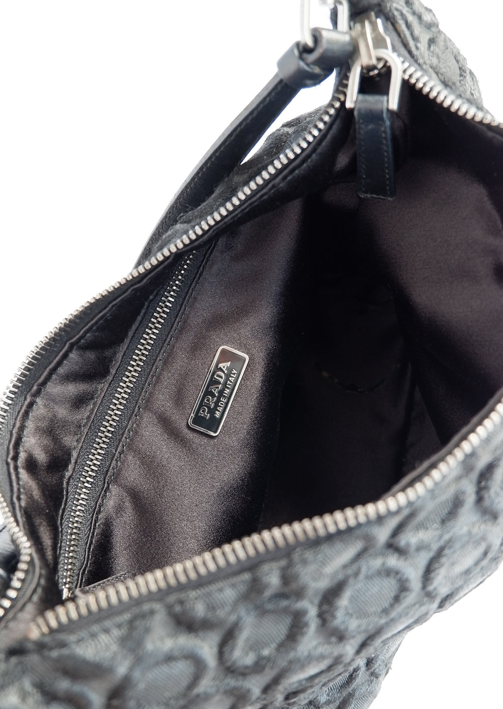 Sac porté épaule Prada authentique d'occasion en tissu noir avec détail cercle