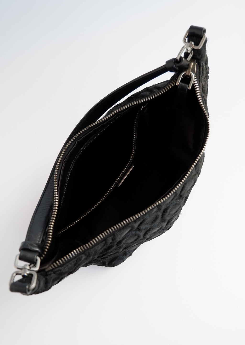 Sac porté épaule Prada authentique d'occasion en tissu noir avec détail cercle