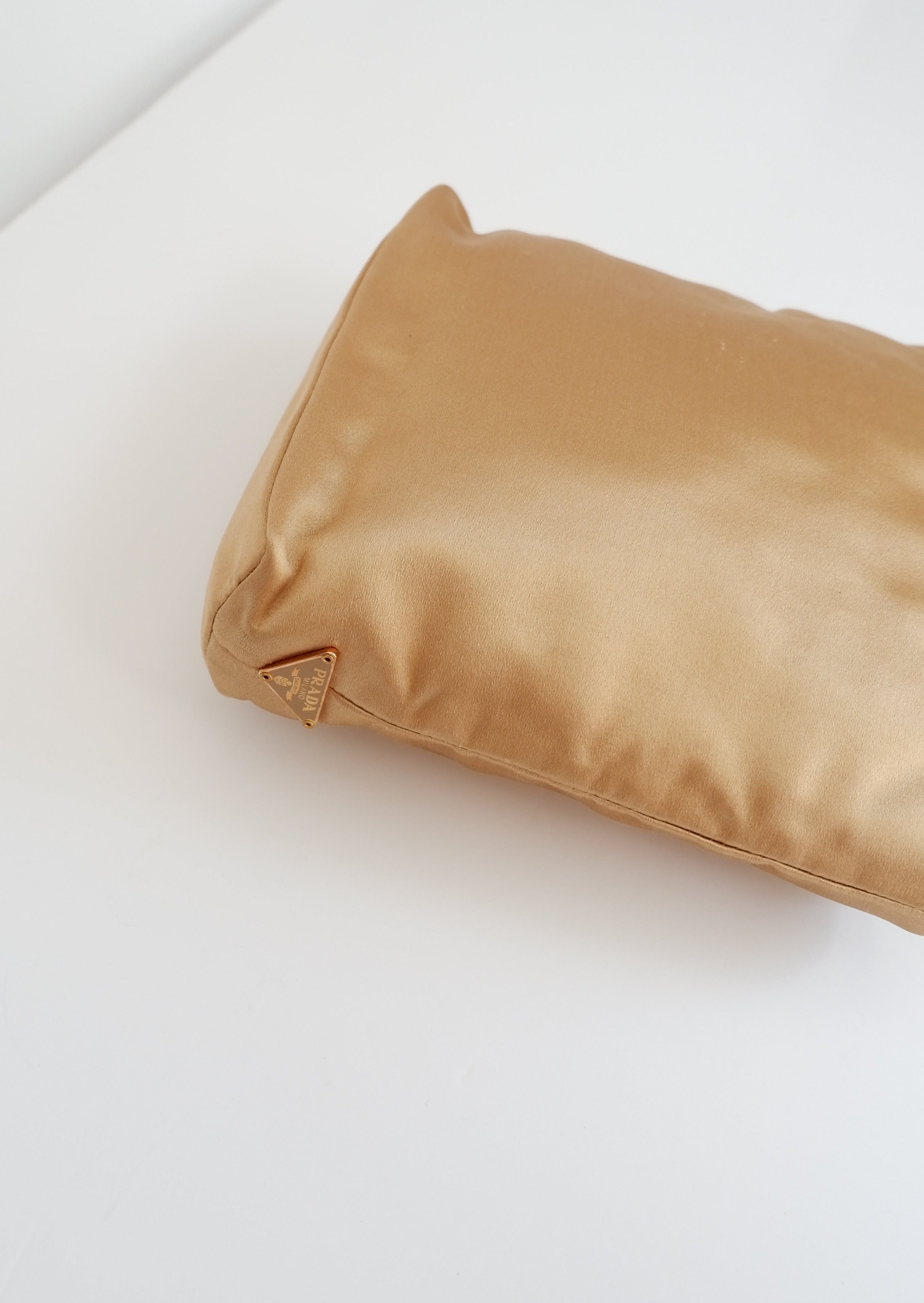 Mini sac à main Prada authentique d'occasion en satin doré
