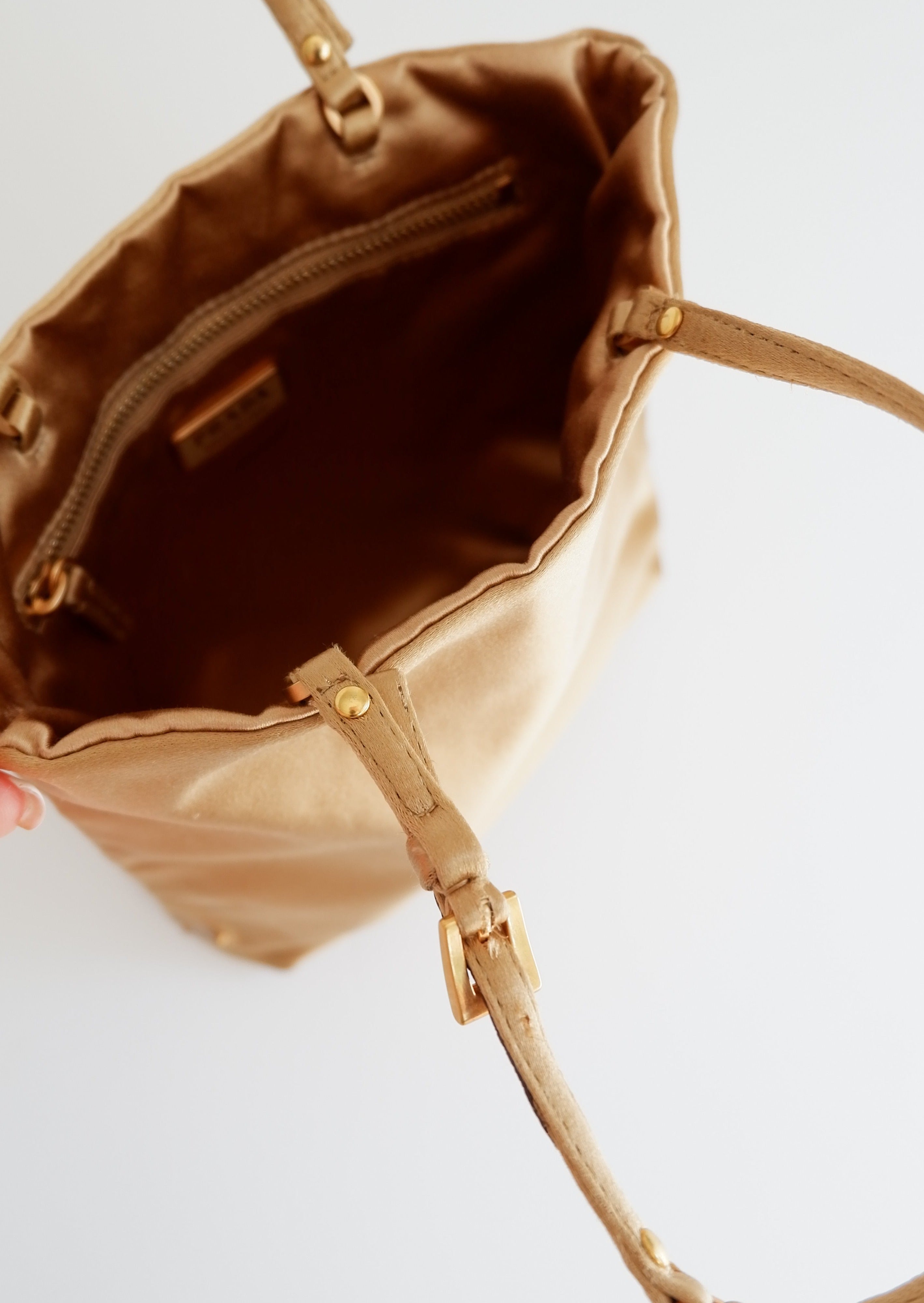 Mini sac à main Prada authentique d'occasion en satin doré