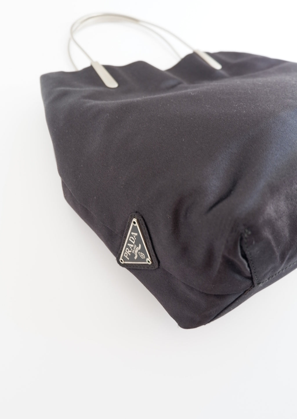 Authentique Sac à Main Vintage Prada en Satin Noir avec Anse en Métal