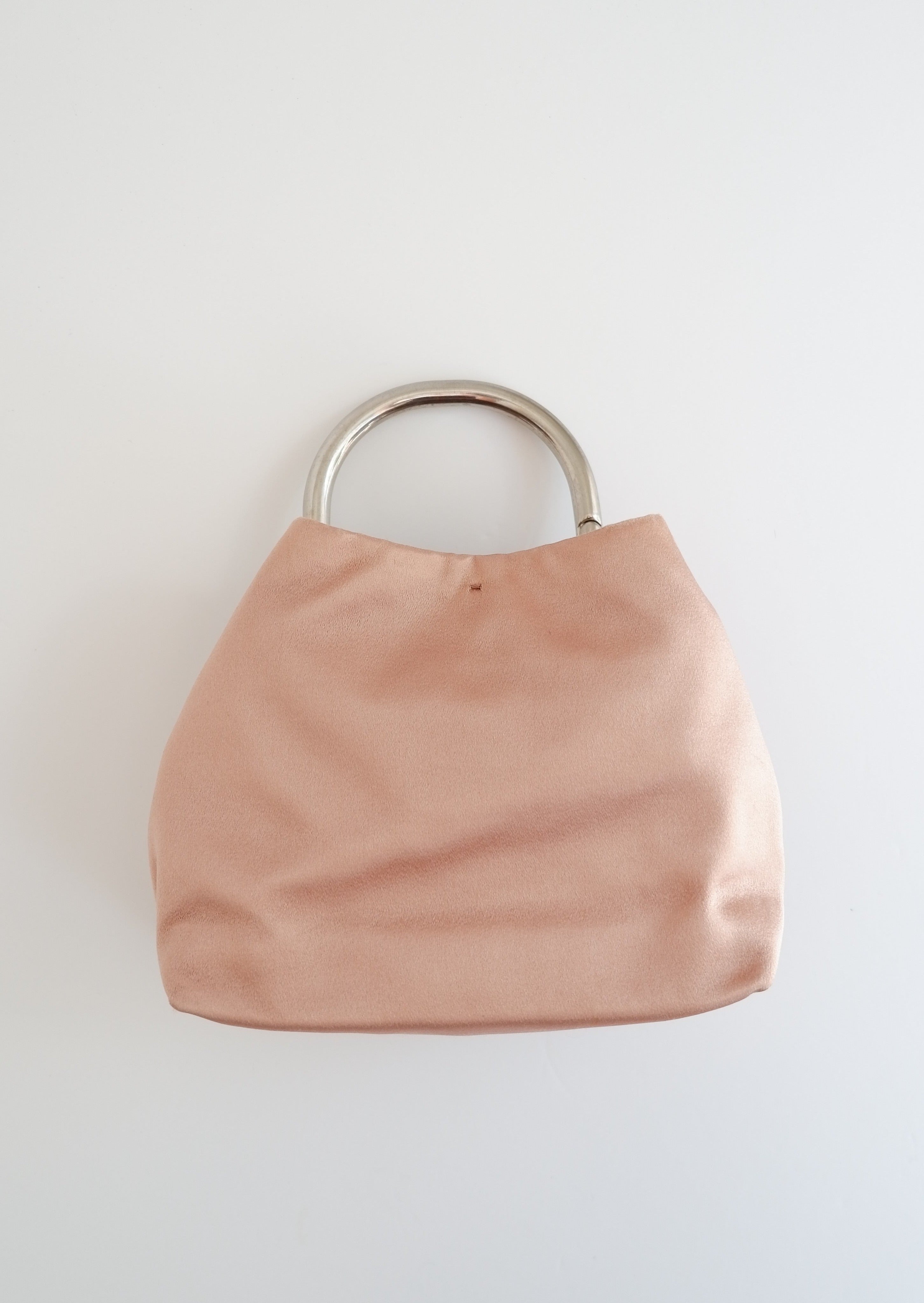 Authentique Pochette Prada Rose Satin Anse Anneau Argentée d'Occasion
