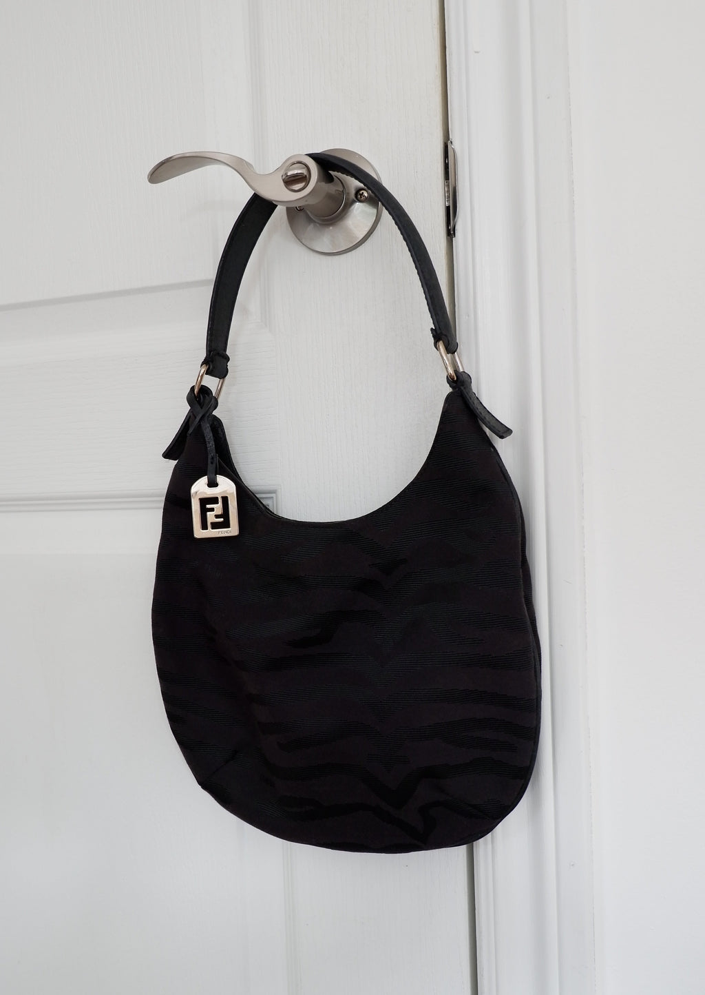 Sac Hobo Fendi authentique d'occasion en toile noire à imprimé animal