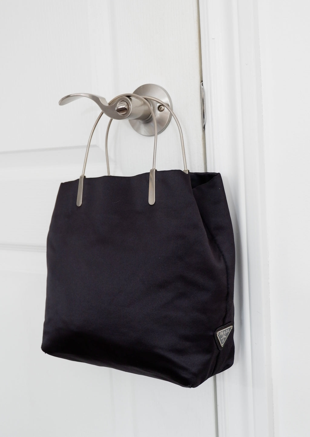 Authentique Sac à Main Vintage Prada en Satin Noir avec Anse en Métal