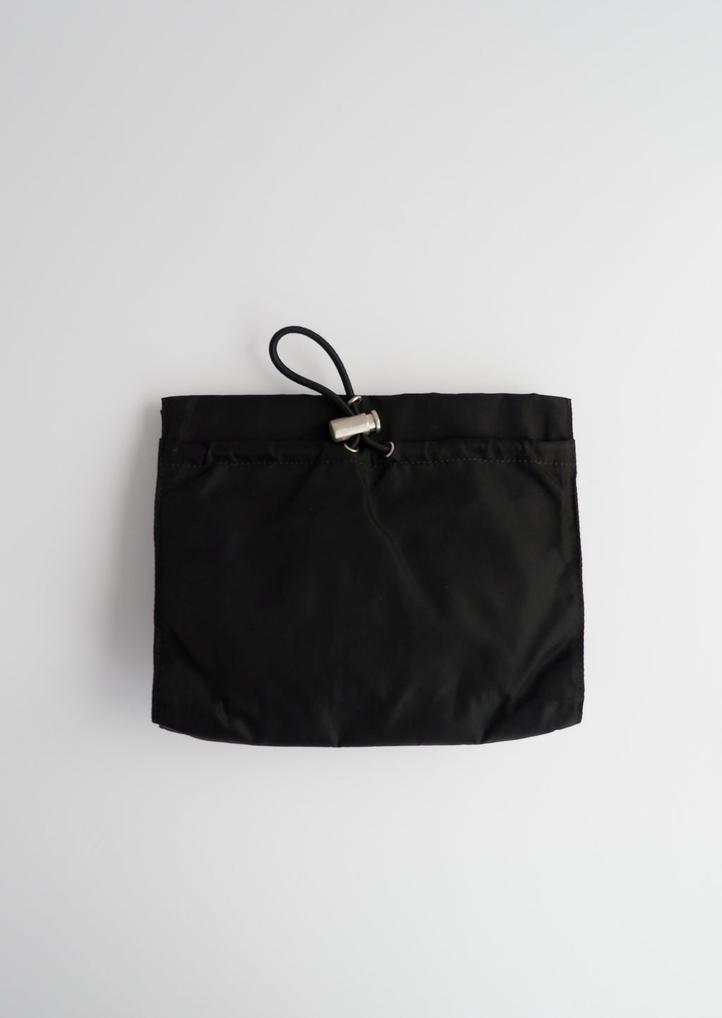 Pochette micro Prada authentique d'occasion en nylon noir