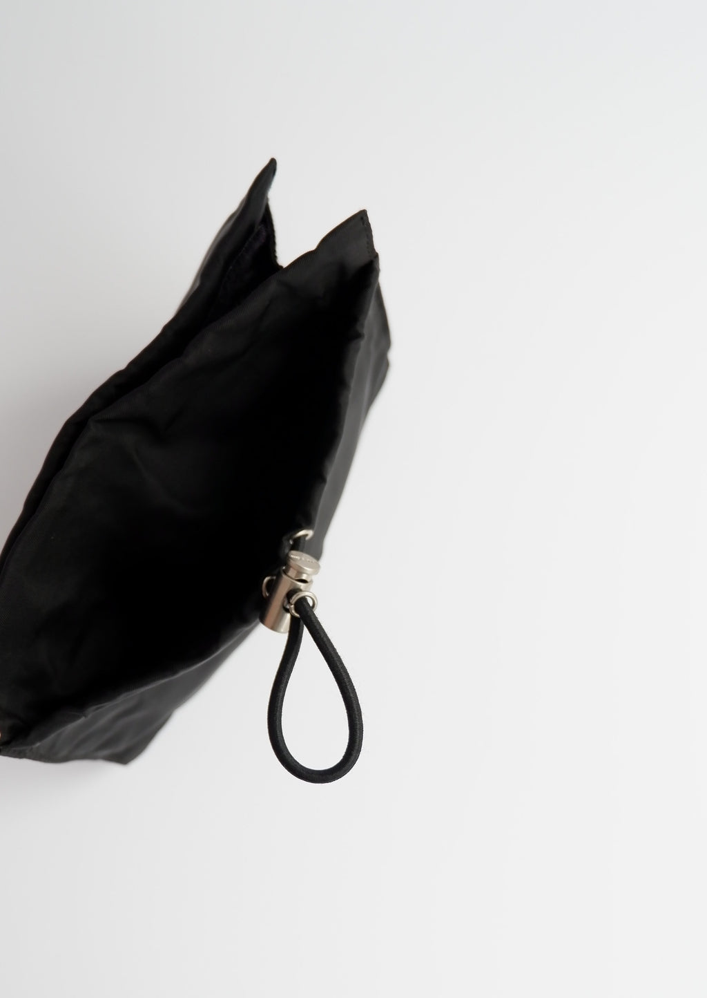 Pochette micro Prada authentique d'occasion en nylon noir