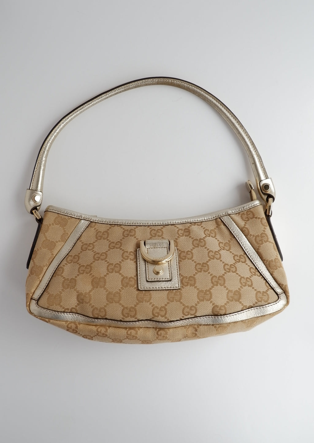 Sac bandoulière Gucci authentique d'occasion en toile GG beige/doré