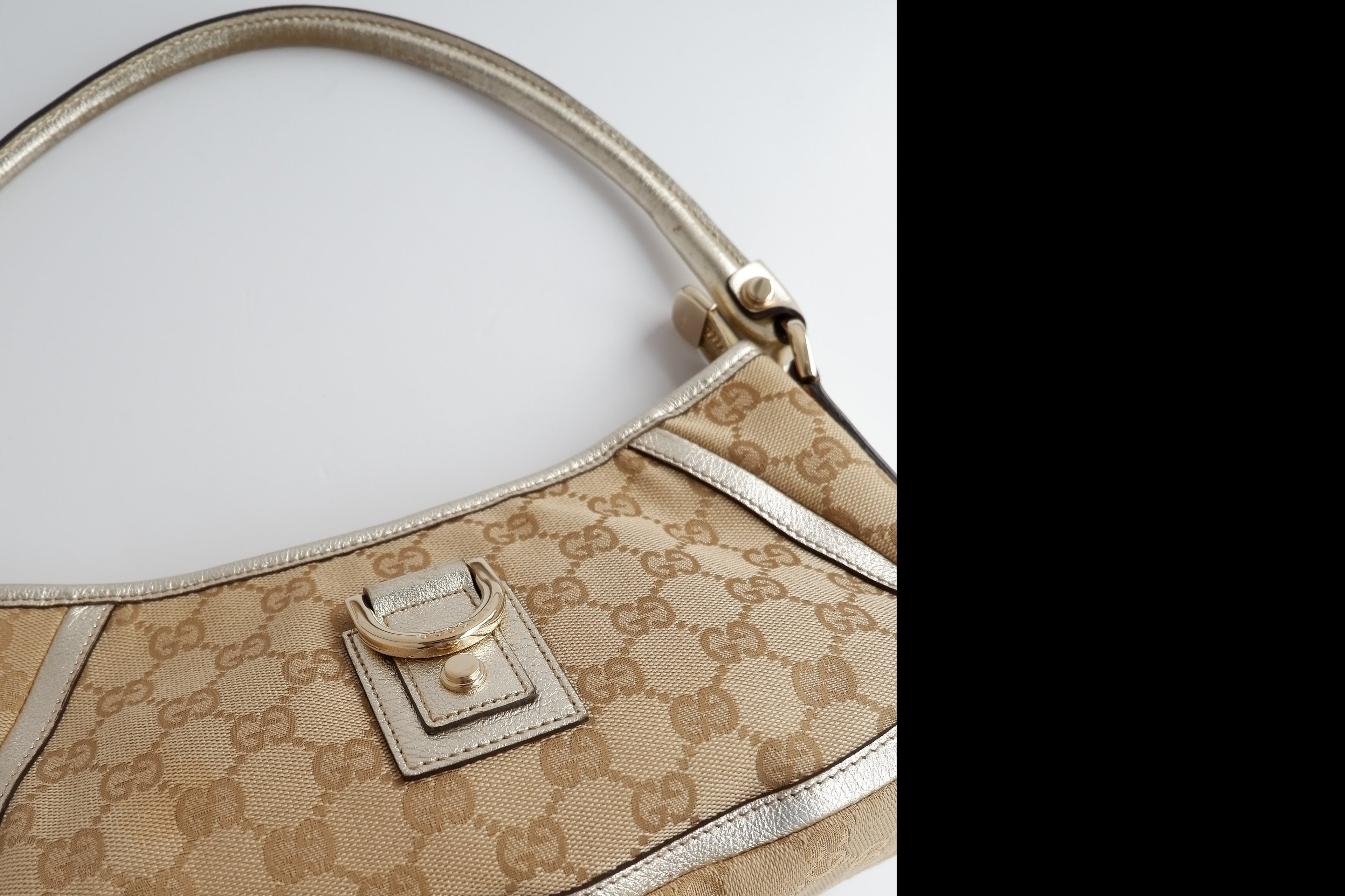Sac bandoulière Gucci authentique d'occasion en toile GG beige/doré
