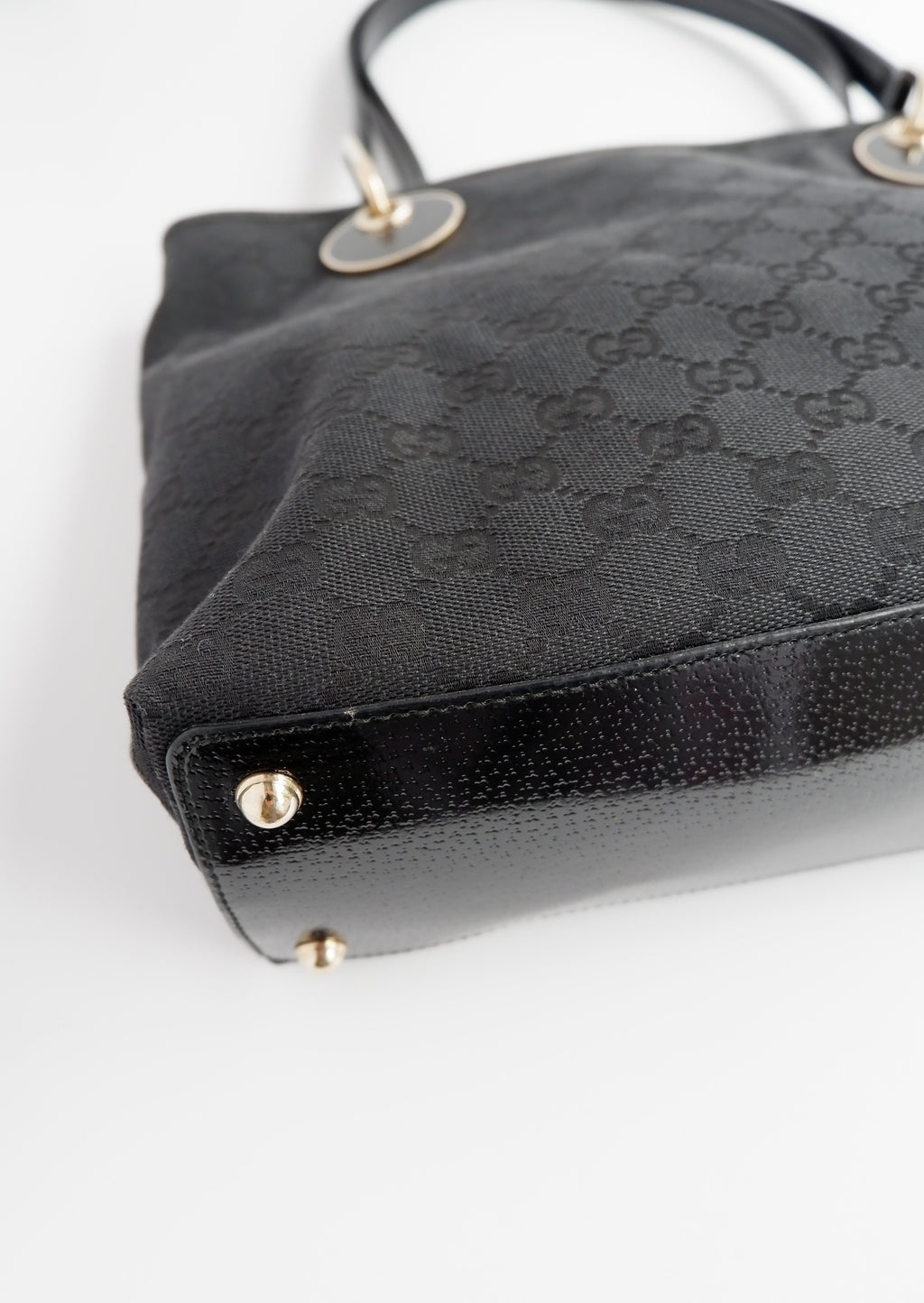 Authentique sac cabas Gucci d'occasion en toile GG noire