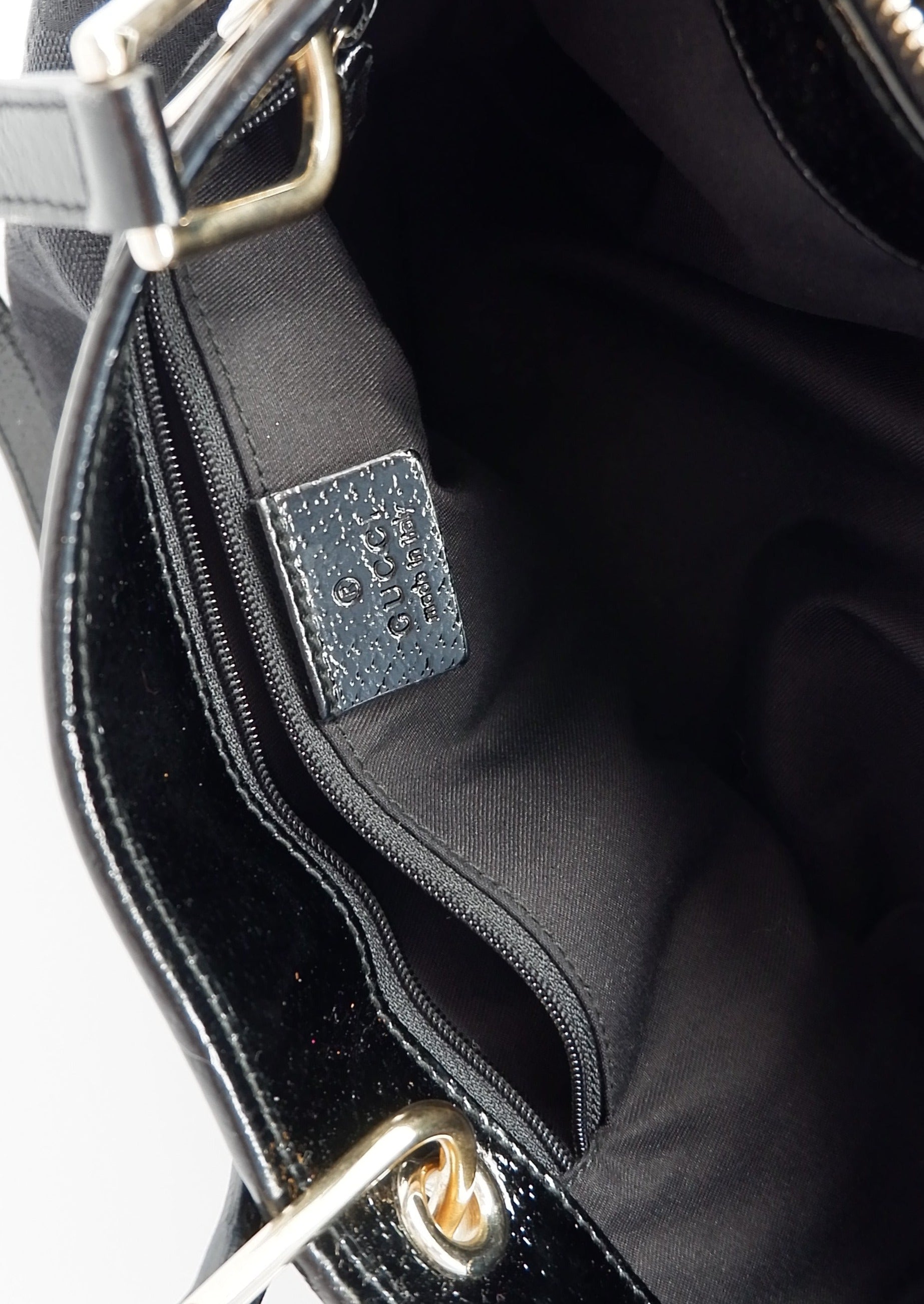 Authentique sac cabas Gucci d'occasion en toile GG noire