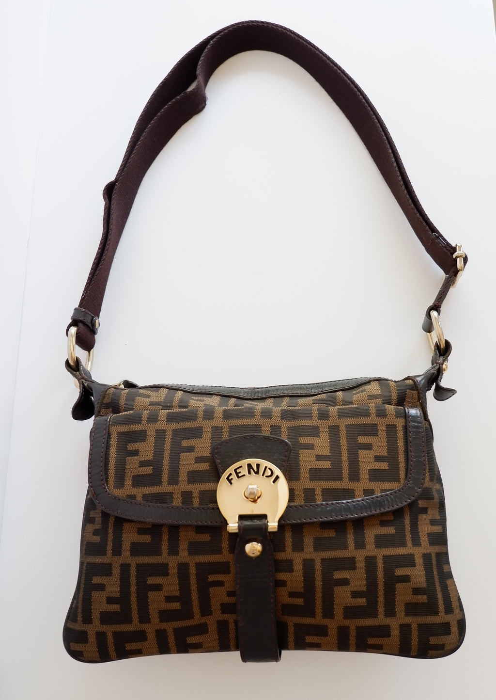Authentique sac bandoulière Fendi marron imprimé Zucca Chef d'occasion