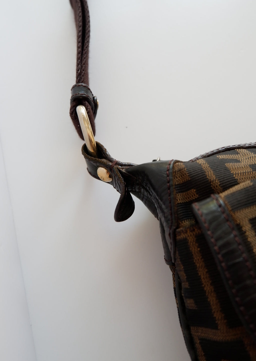 Authentique sac bandoulière Fendi marron imprimé Zucca Chef d'occasion