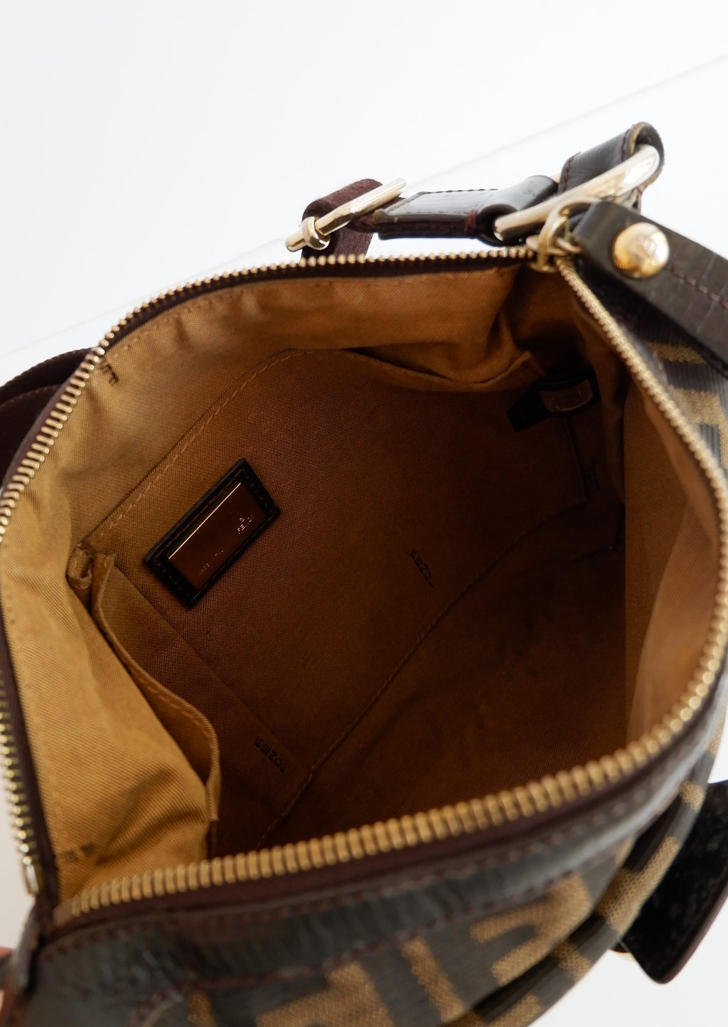 Authentique sac bandoulière Fendi marron imprimé Zucca Chef d'occasion