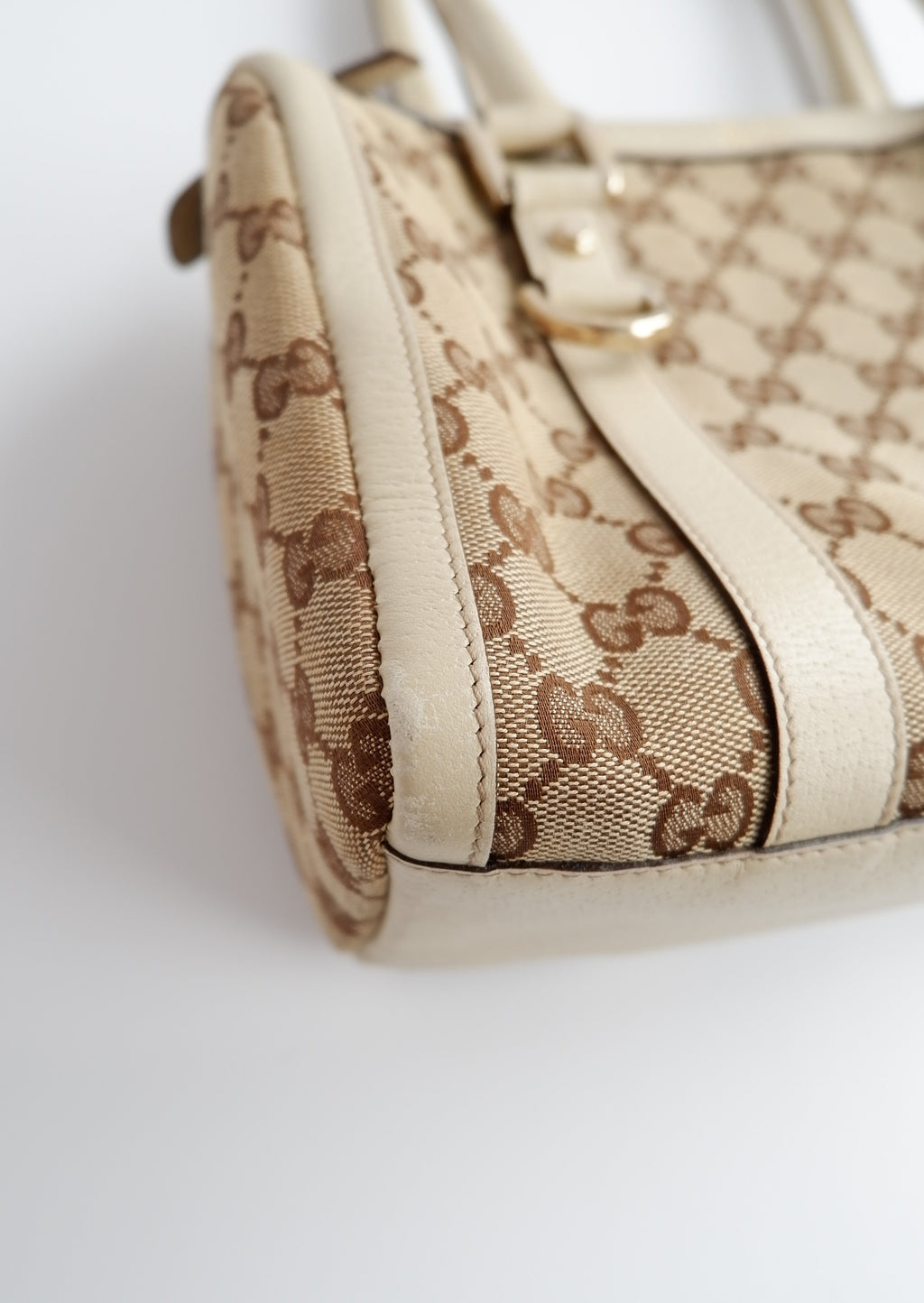 Sac bandoulière Gucci d'occasion authentique en toile GG blanche