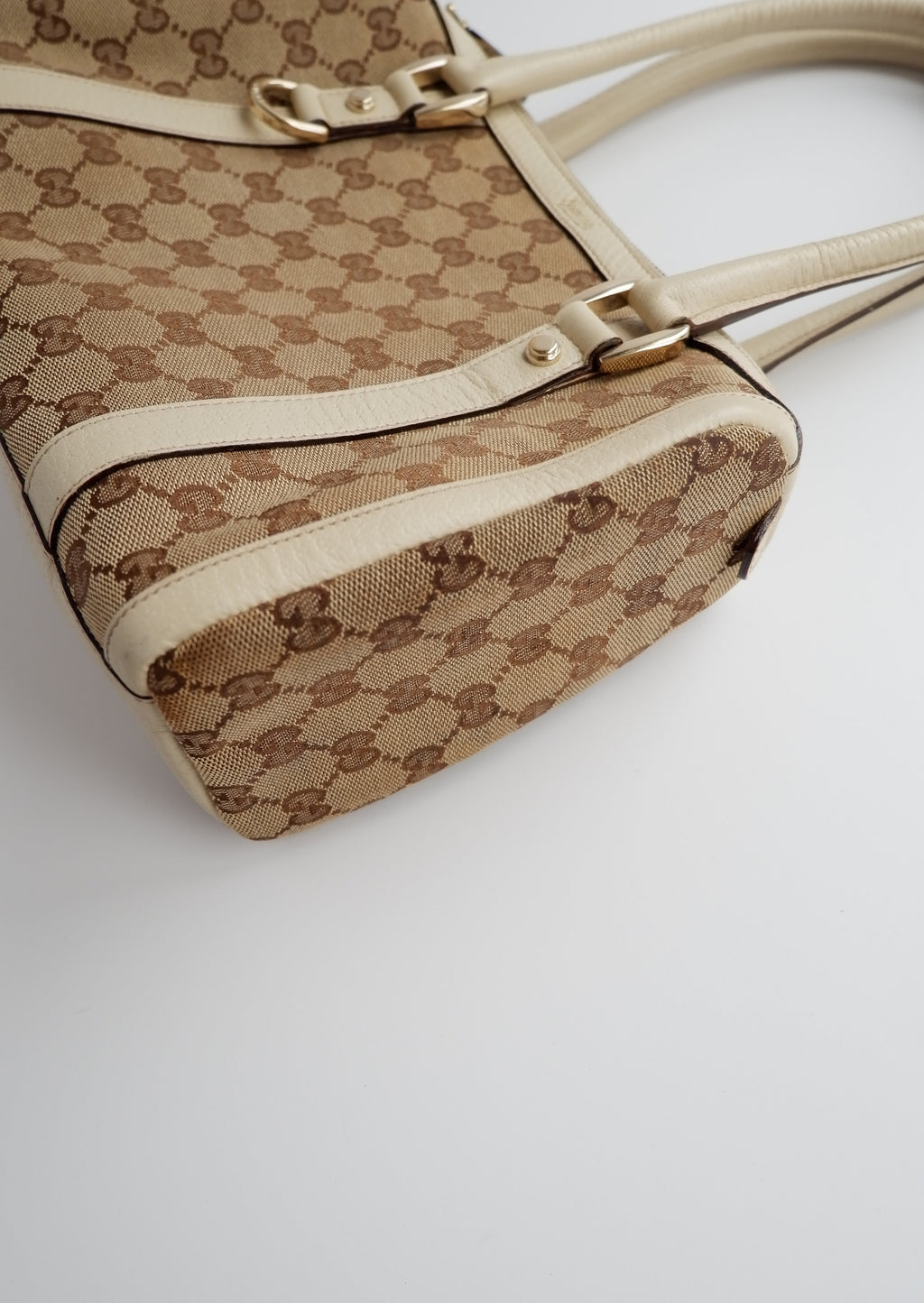 Sac bandoulière Gucci d'occasion authentique en toile GG blanche