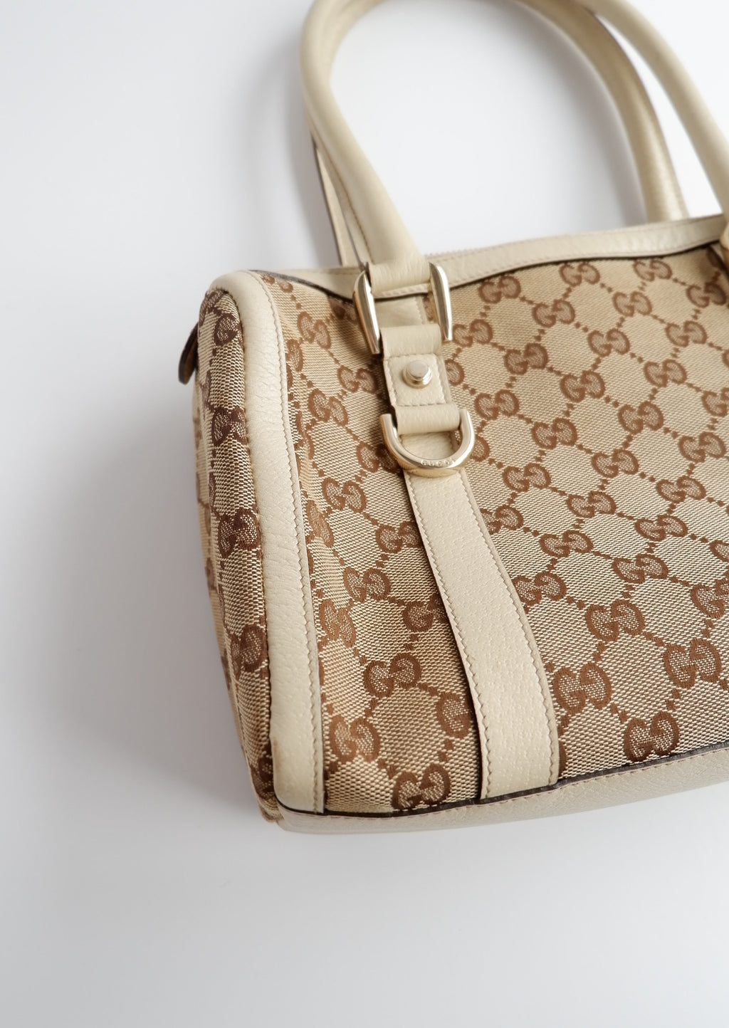 Sac bandoulière Gucci d'occasion authentique en toile GG blanche