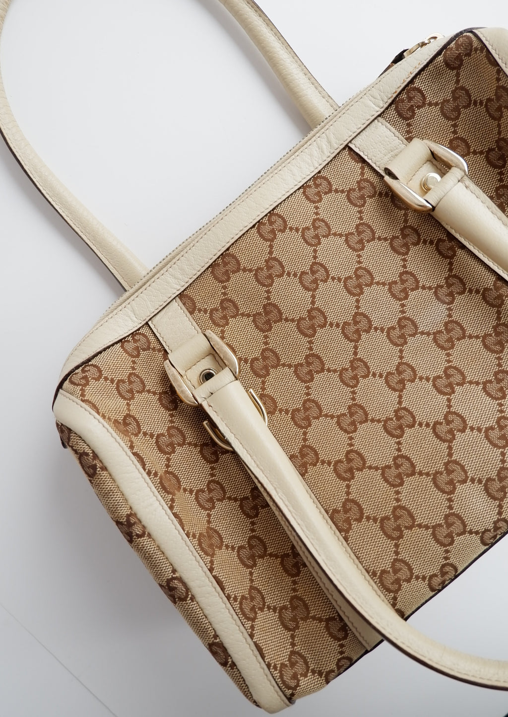 Sac bandoulière Gucci d'occasion authentique en toile GG blanche