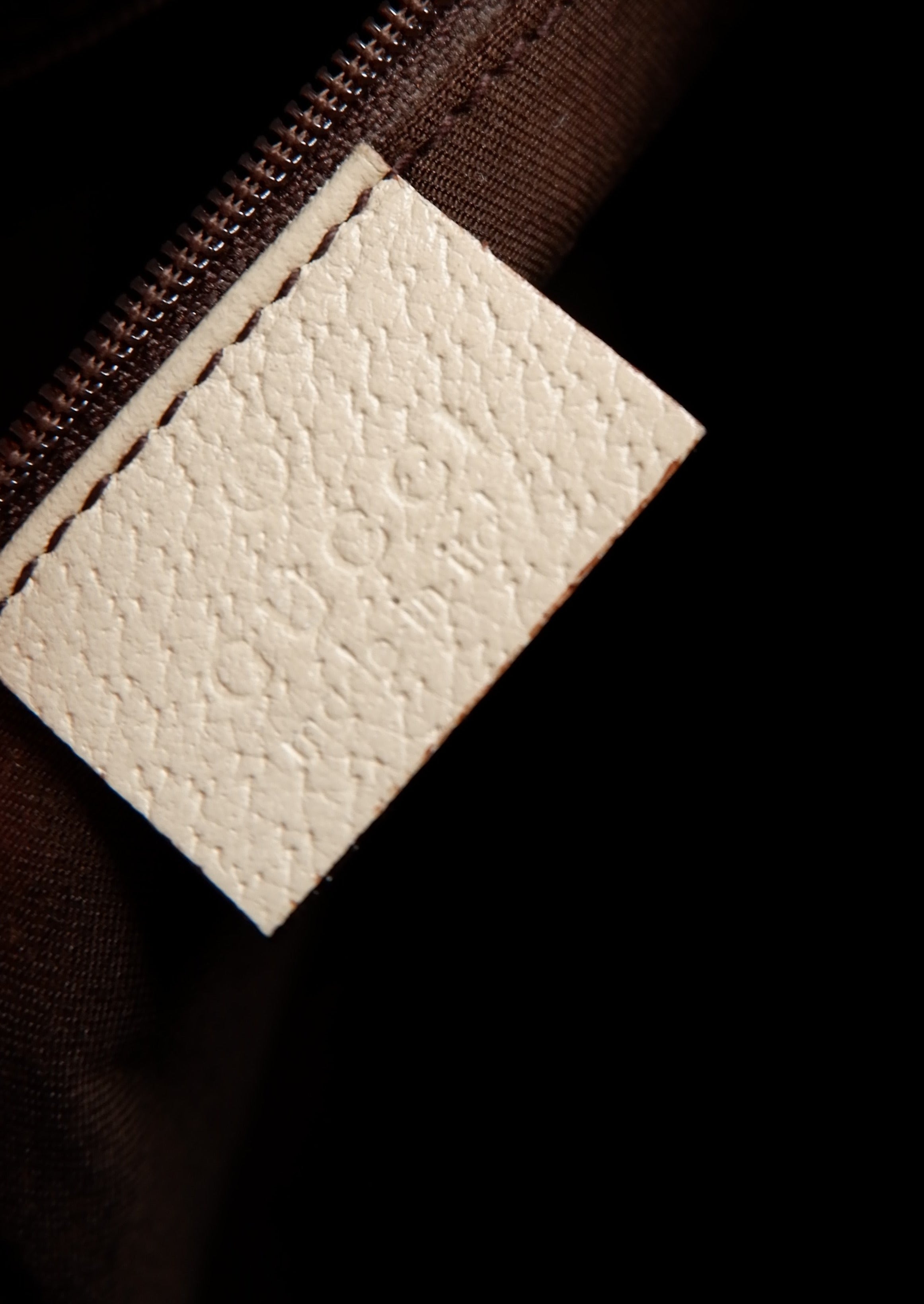 Sac bandoulière Gucci d'occasion authentique en toile GG blanche