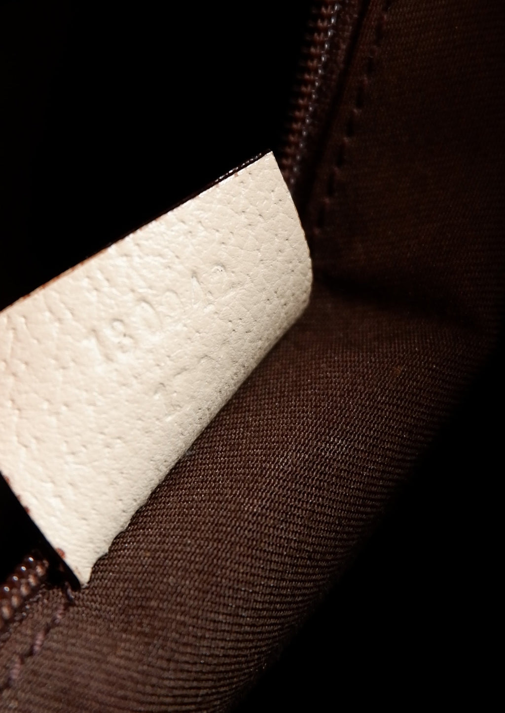 Sac bandoulière Gucci d'occasion authentique en toile GG blanche