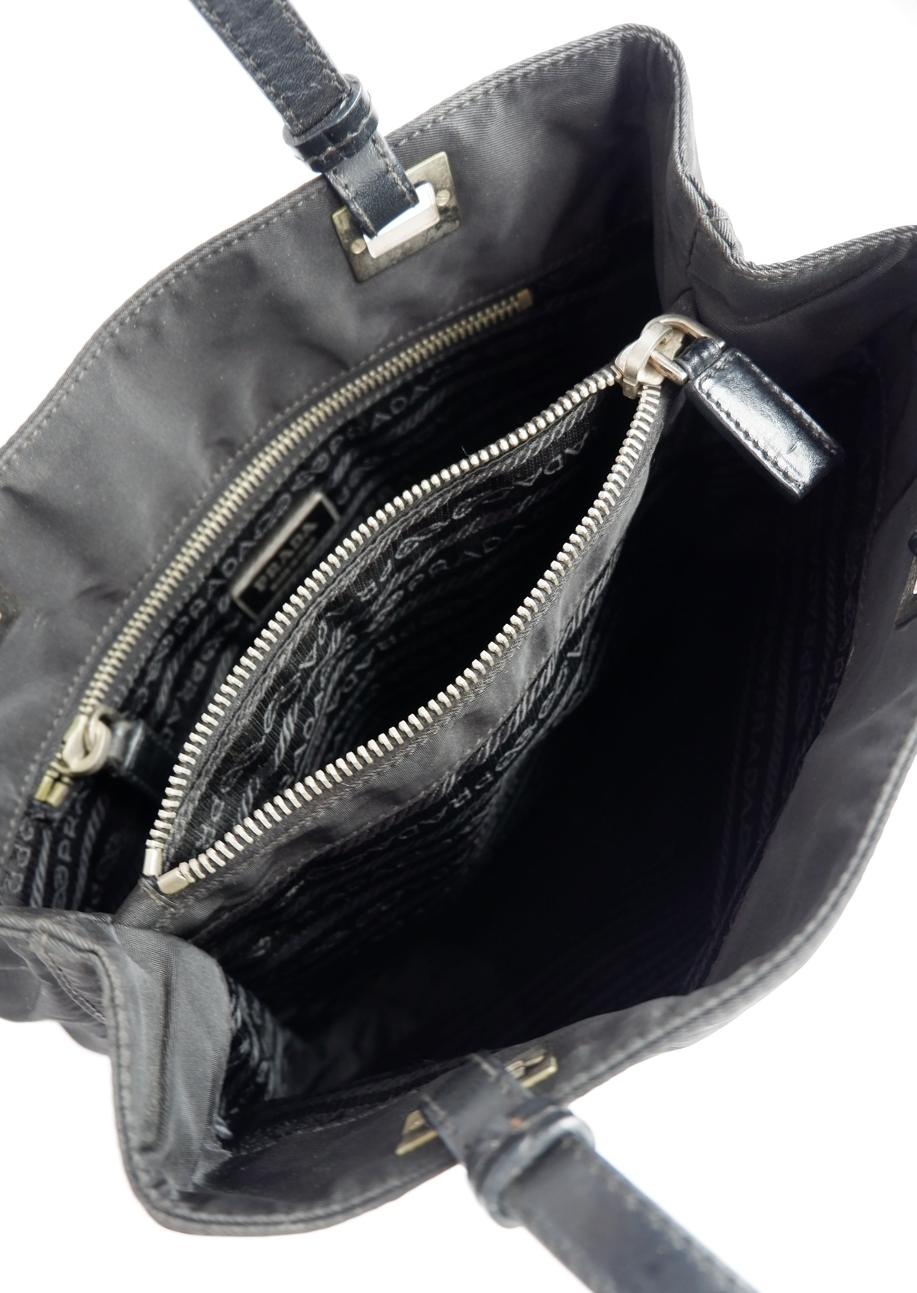 Sac cabas Prada authentique en nylon noir d'occasion