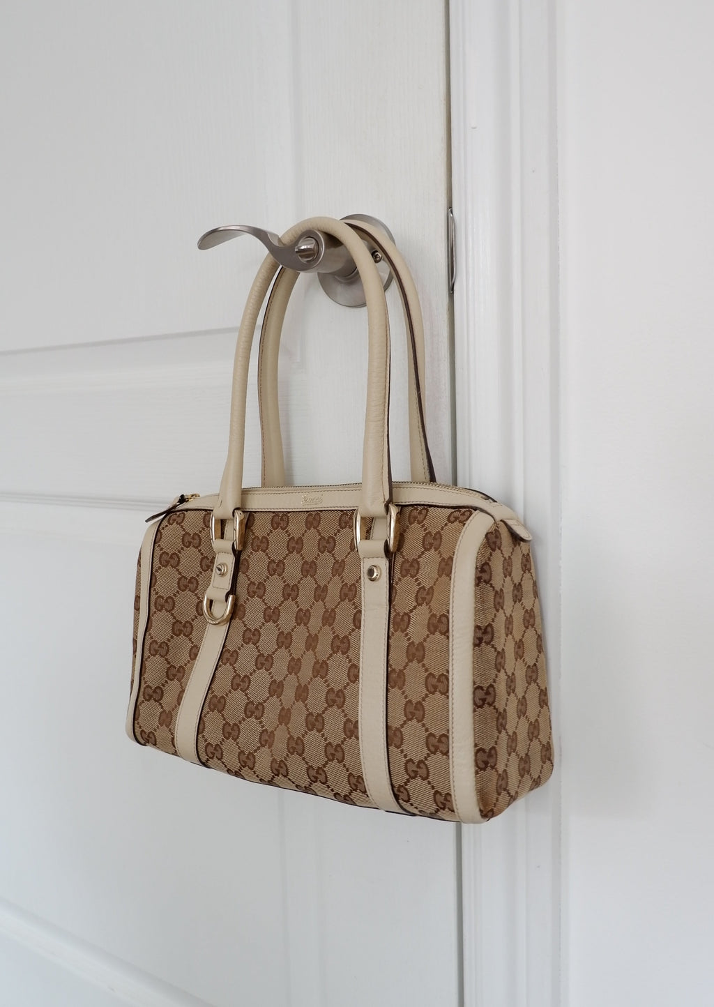 Sac bandoulière Gucci d'occasion authentique en toile GG blanche