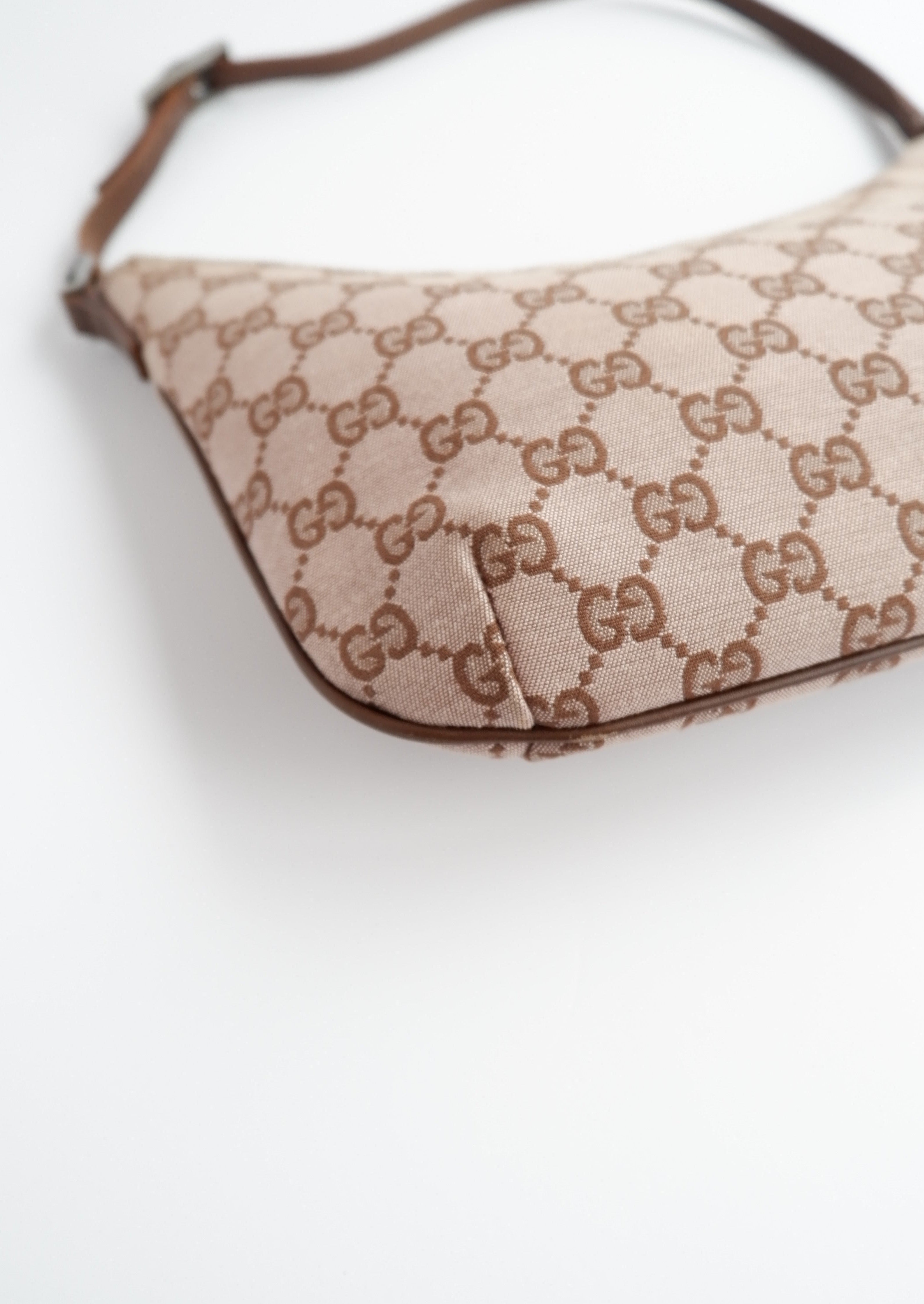 Authentique Sac à Main d'Épaule Pochette Gucci Marron en Toile GG d'Occasion