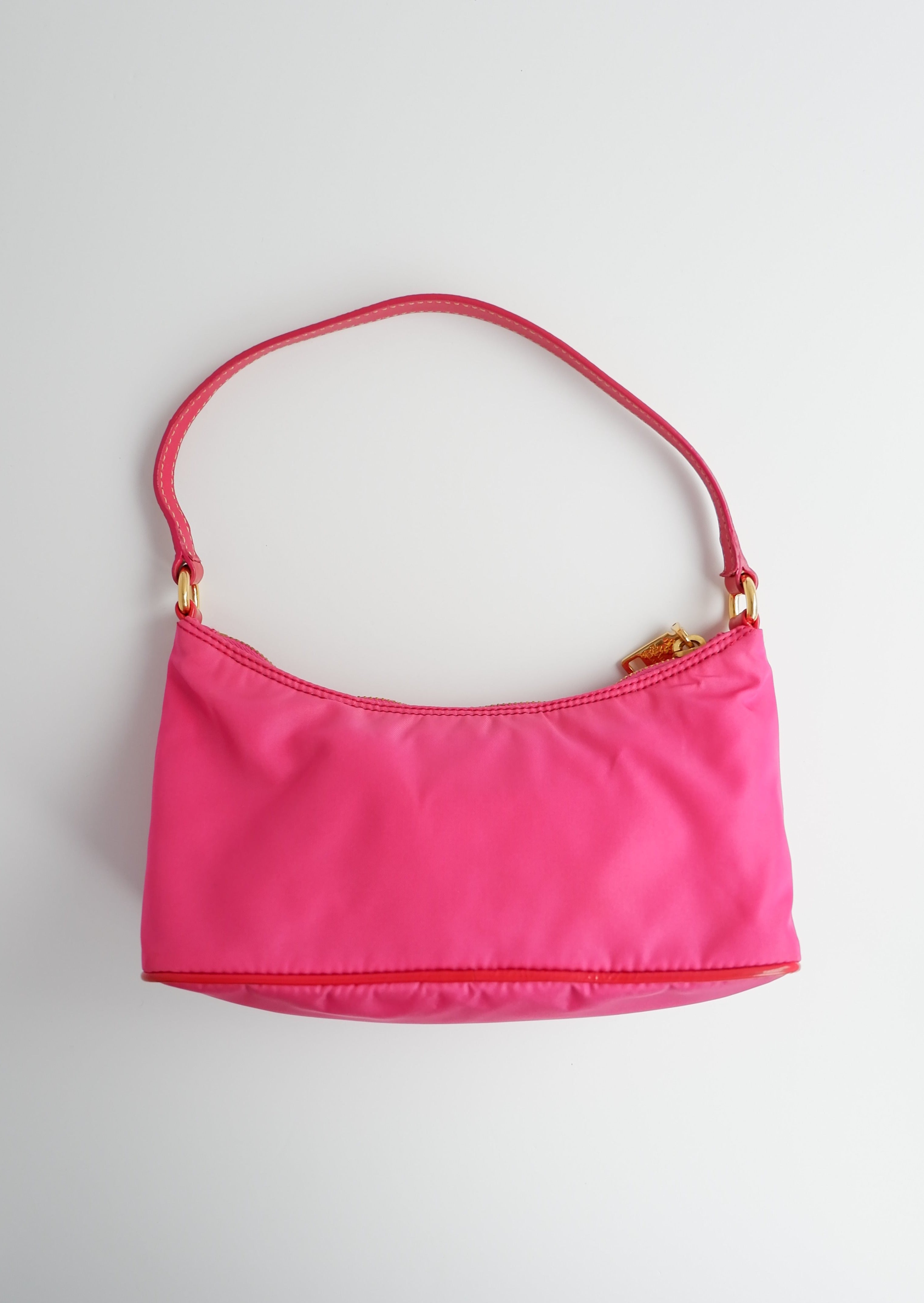 Authentique sac à bandoulière Prada en nylon rose vif d'occasion