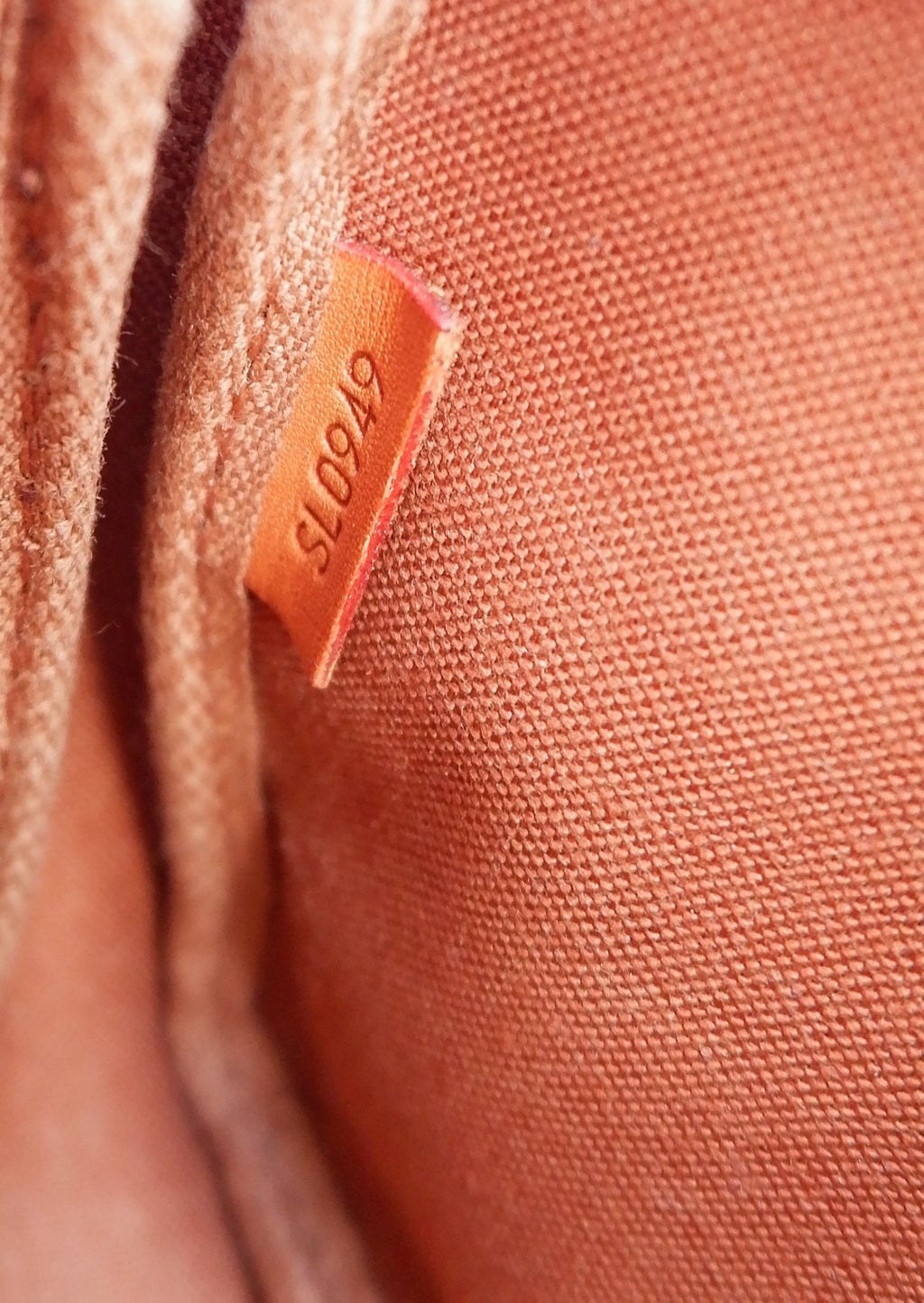 Sac à bandoulière Louis Vuitton Pochette Accessoires monogramme authentique d'occasion