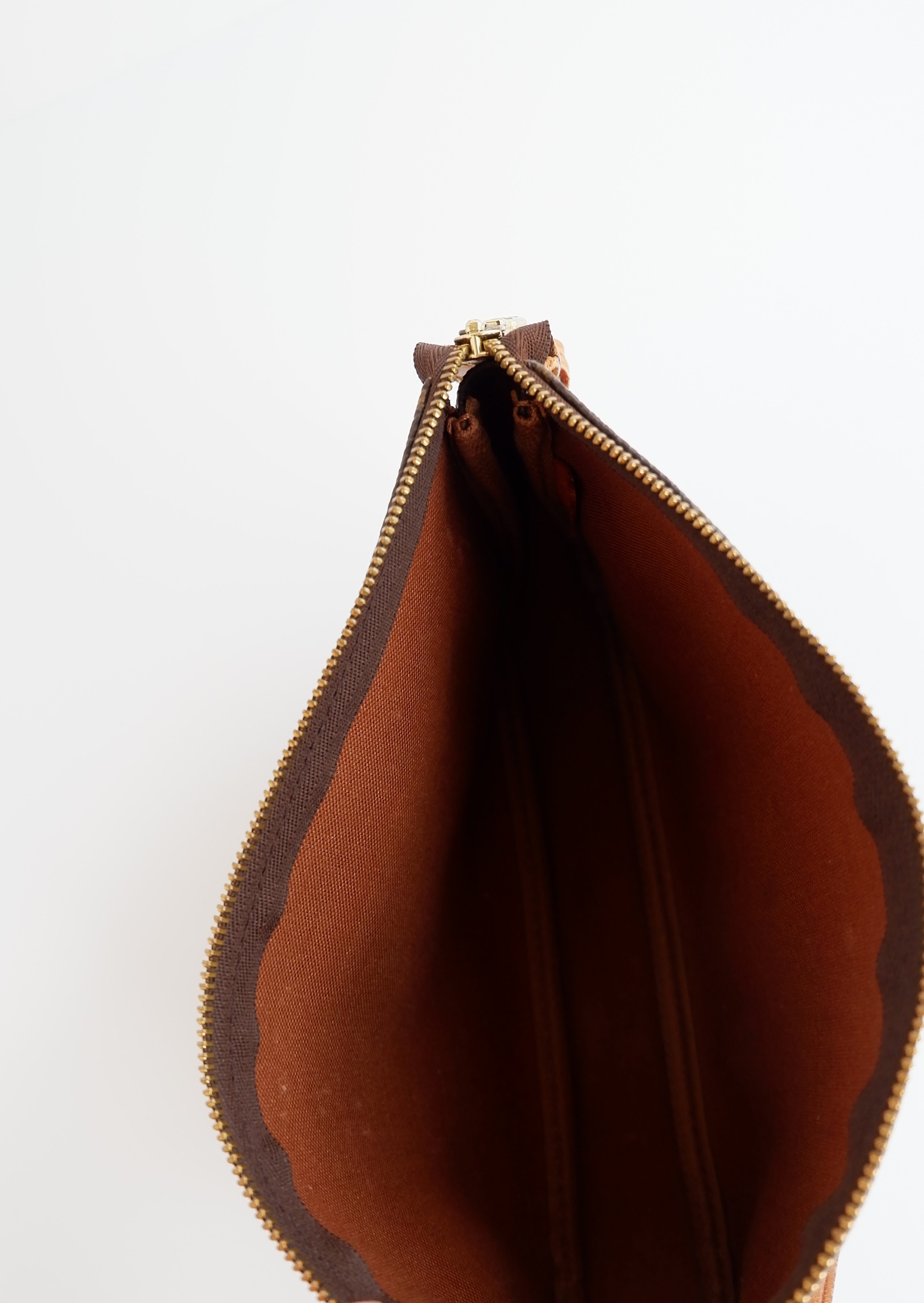 Sac à bandoulière Louis Vuitton Pochette Accessoires monogramme authentique d'occasion