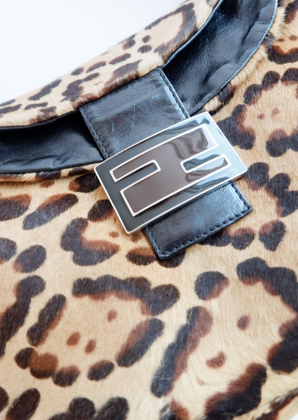 Authentique Sac bandoulière Fendi en poulain imprimé animalier d'occasion