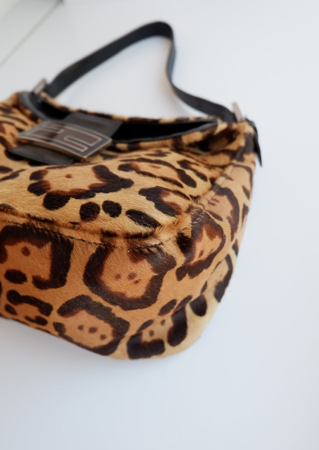 Authentique Sac bandoulière Fendi en poulain imprimé animalier d'occasion